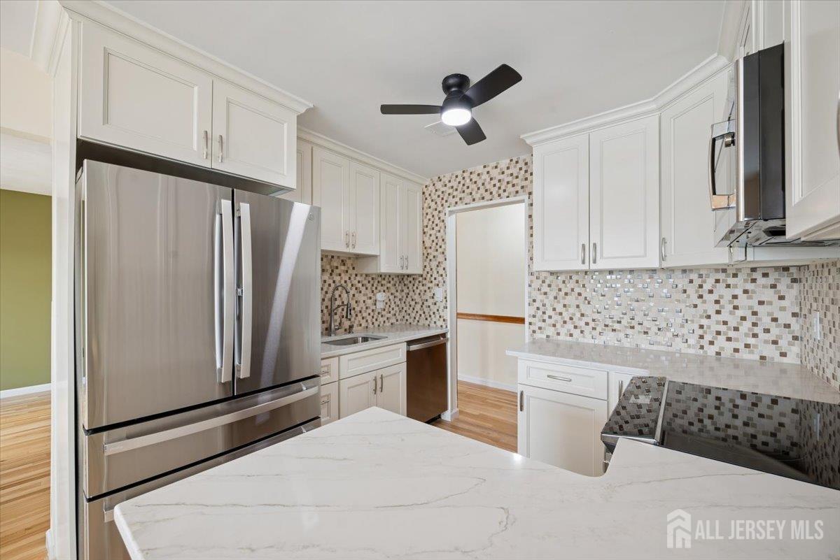 209 Green Hollow Drive Image 4