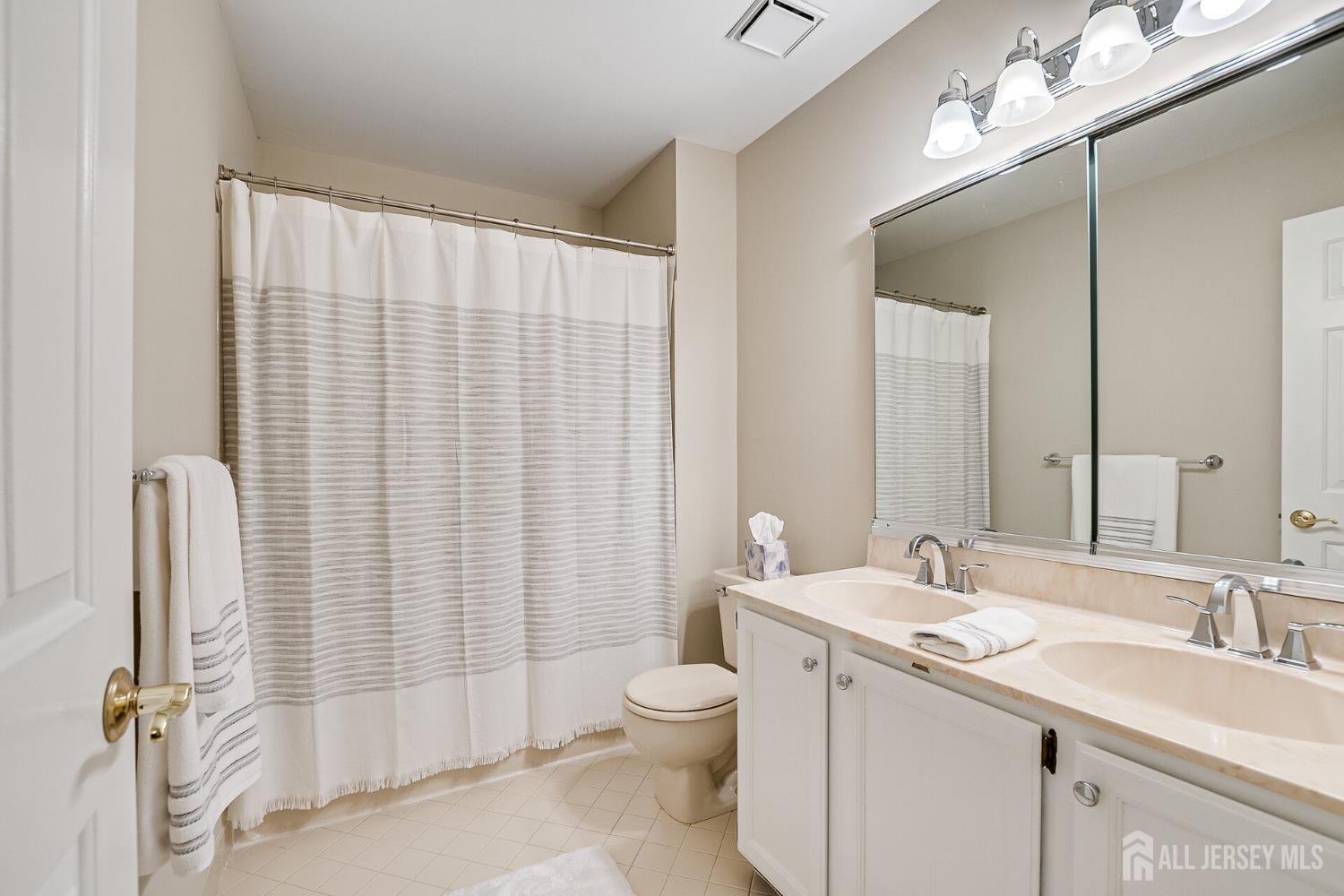 3 Clinton Court, South Brunswick, NJ, 08824 image 42