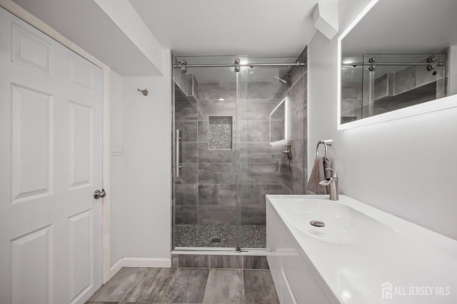 34 Sandalwood Drive, East Brunswick, NJ, 08816 image 29