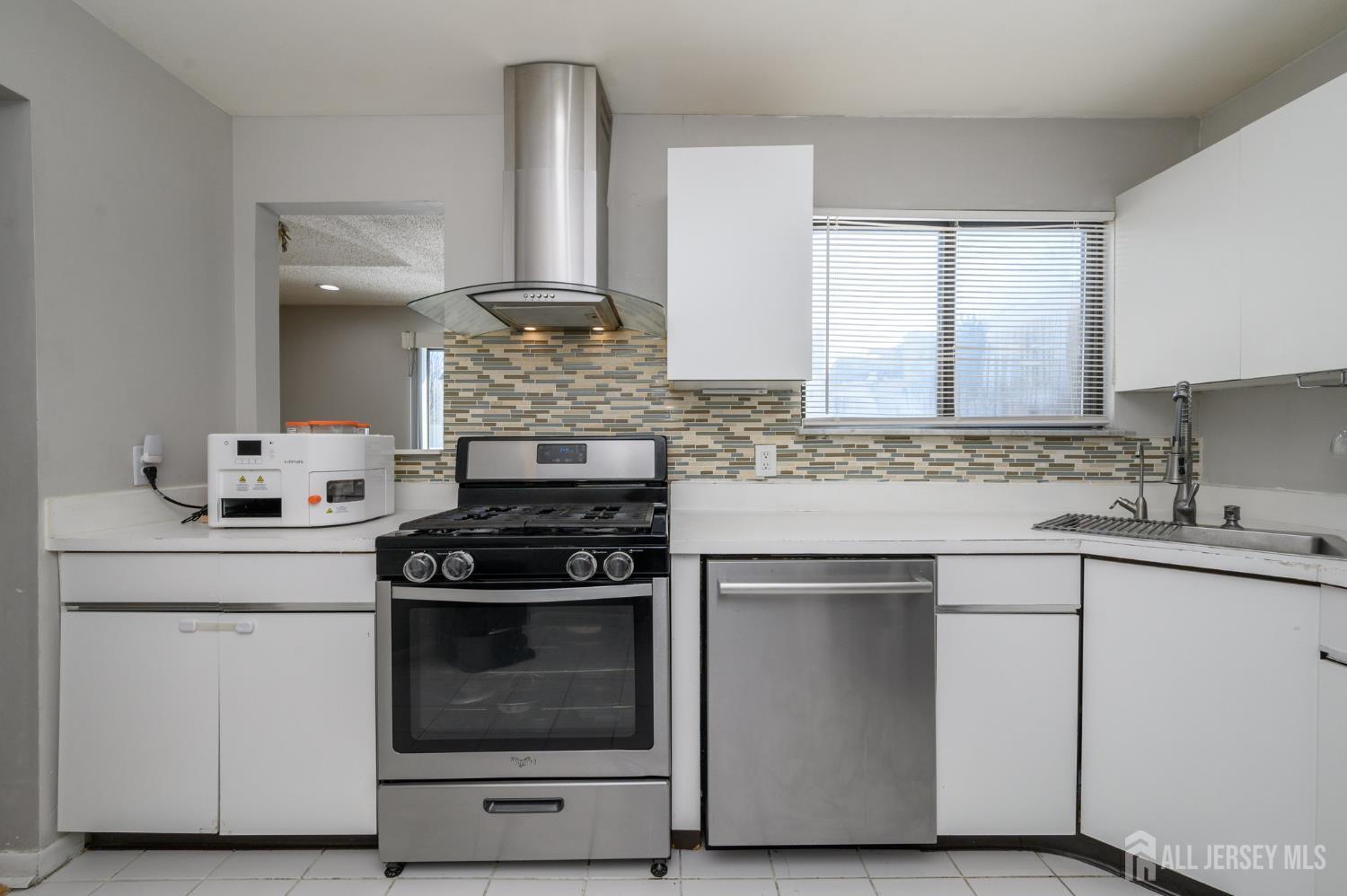 35 Carriage Place, Edison, NJ, 08820 image 6