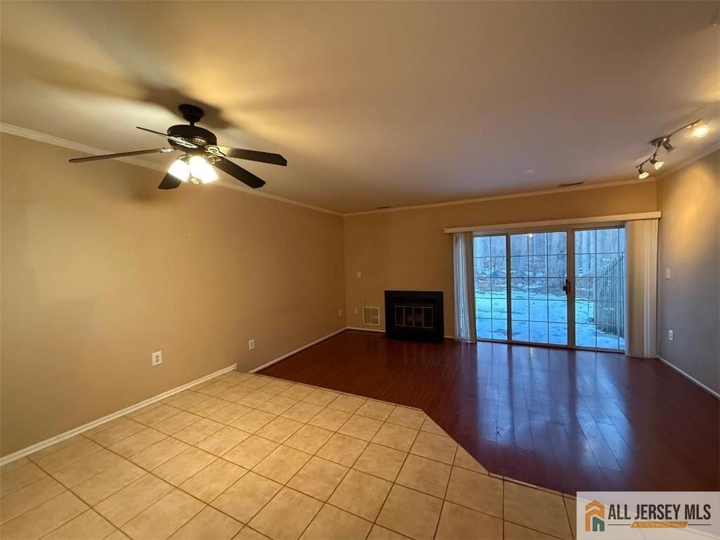 1210 Holly Court Image 5