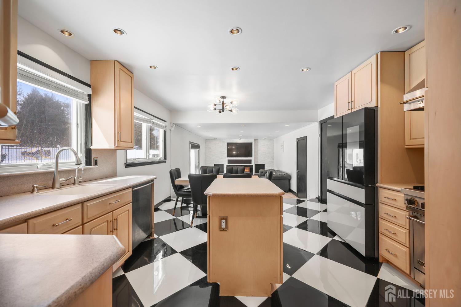 34 Sandalwood Drive, East Brunswick, NJ, 08816 image 15