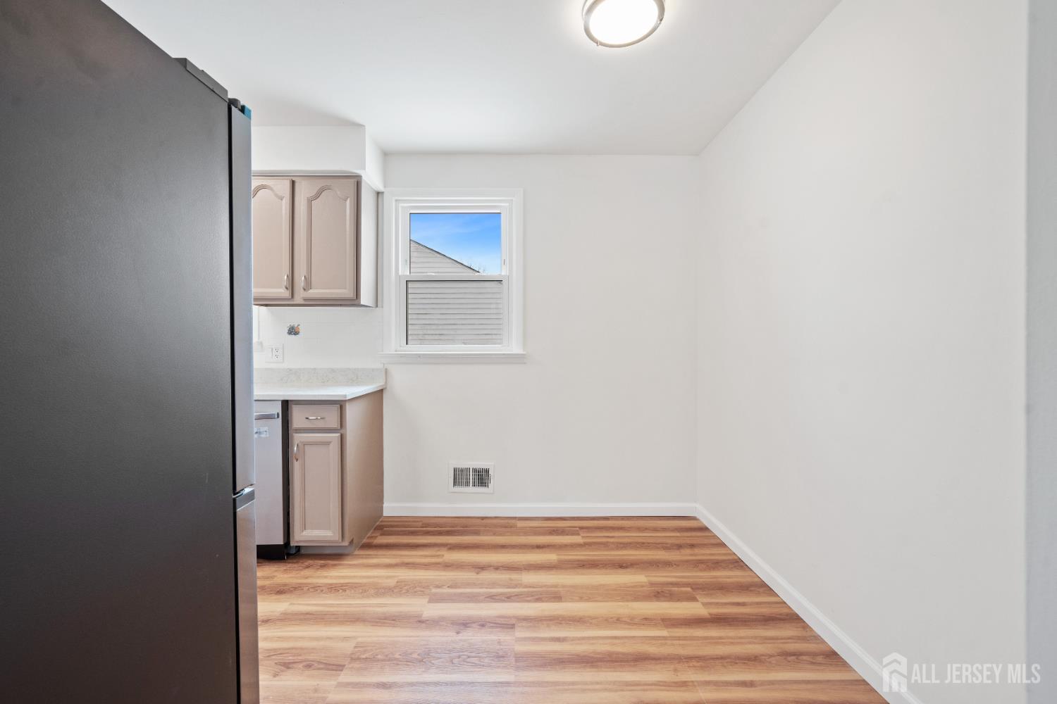 143 Summers Avenue Image 5