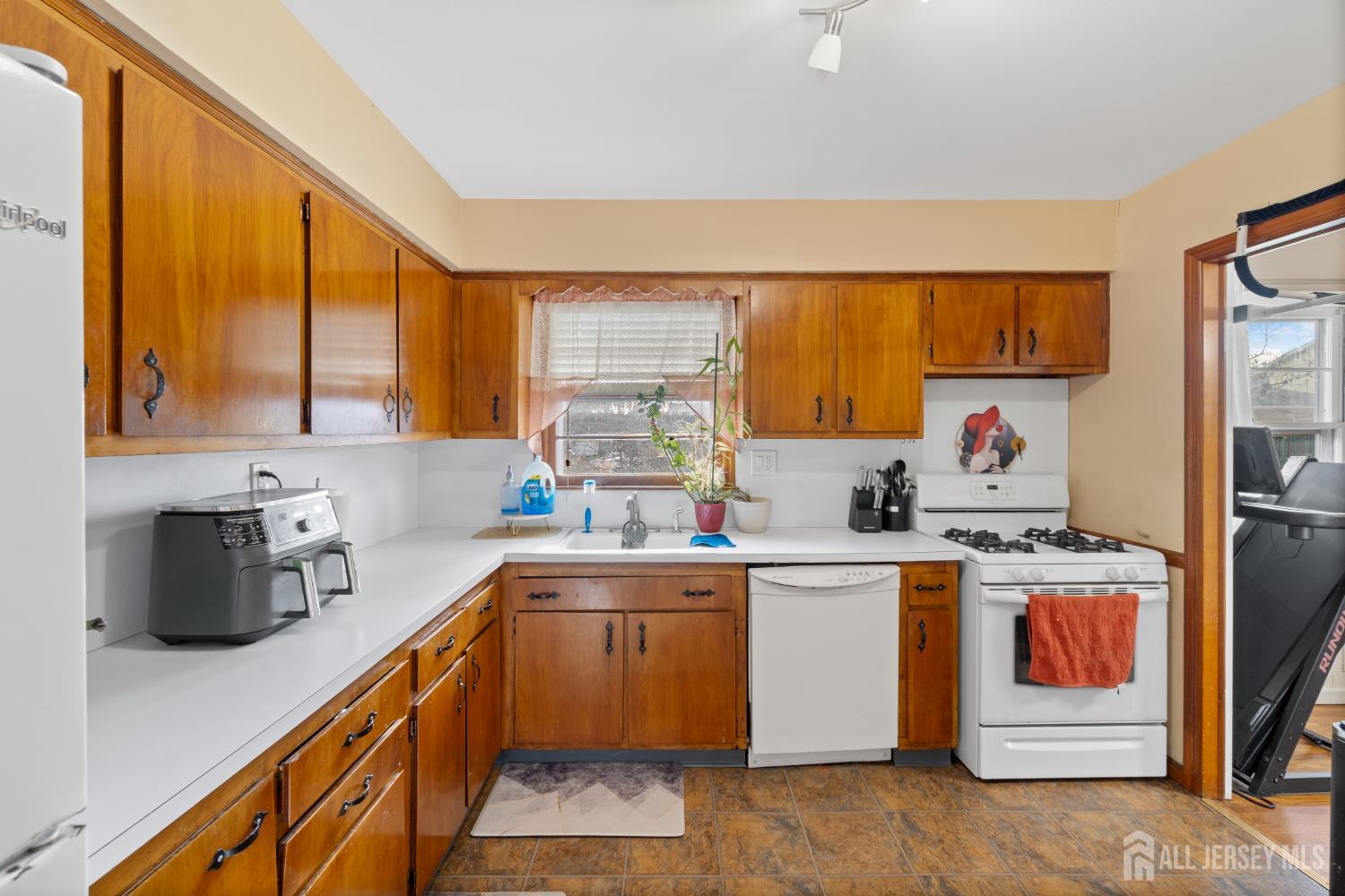 32 Sunset Drive, Port Reading, NJ, 07064 image 9