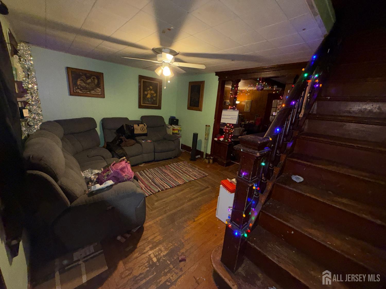 414 David Street Image 4