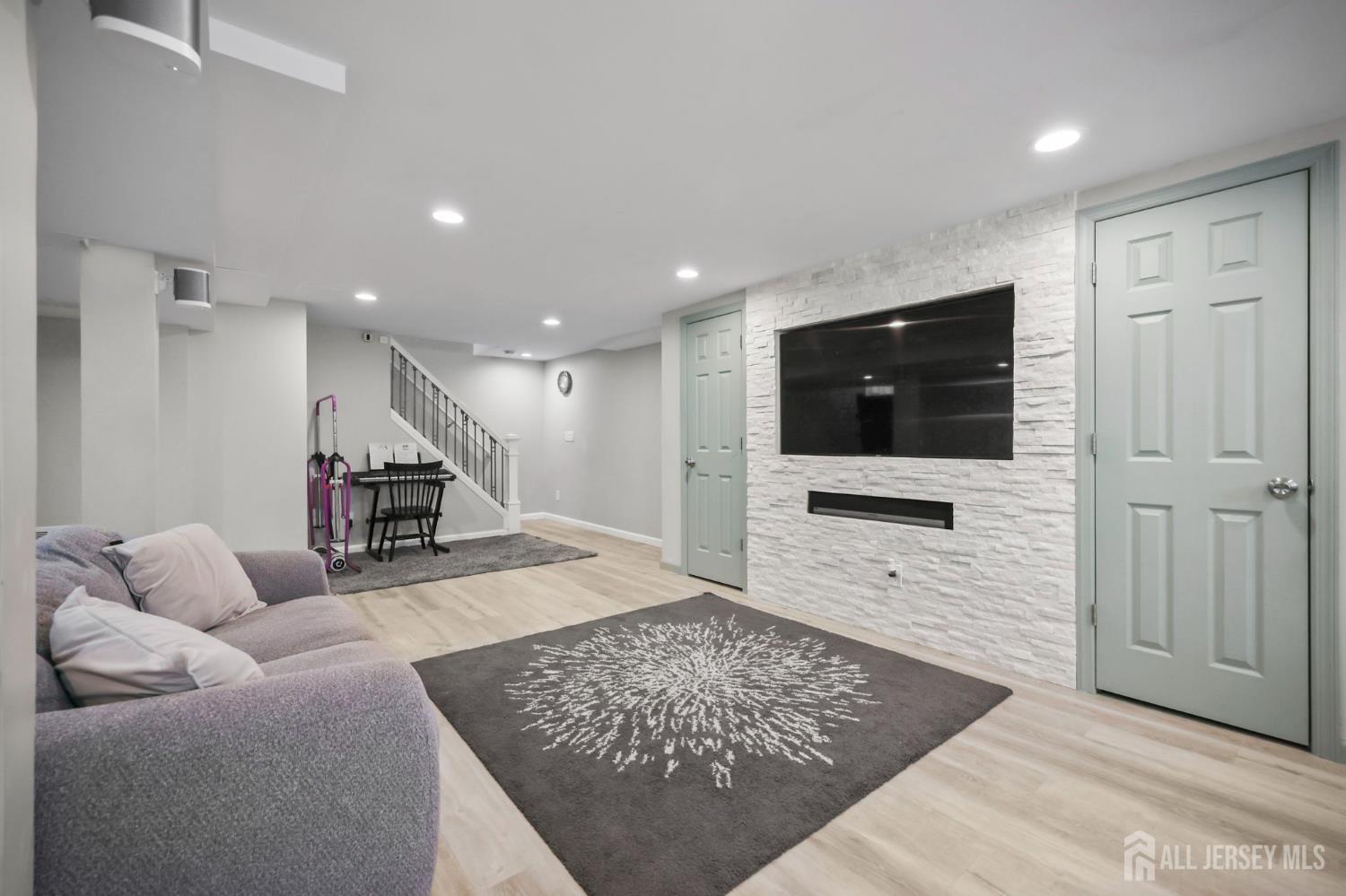 34 Sandalwood Drive, East Brunswick, NJ, 08816 image 30