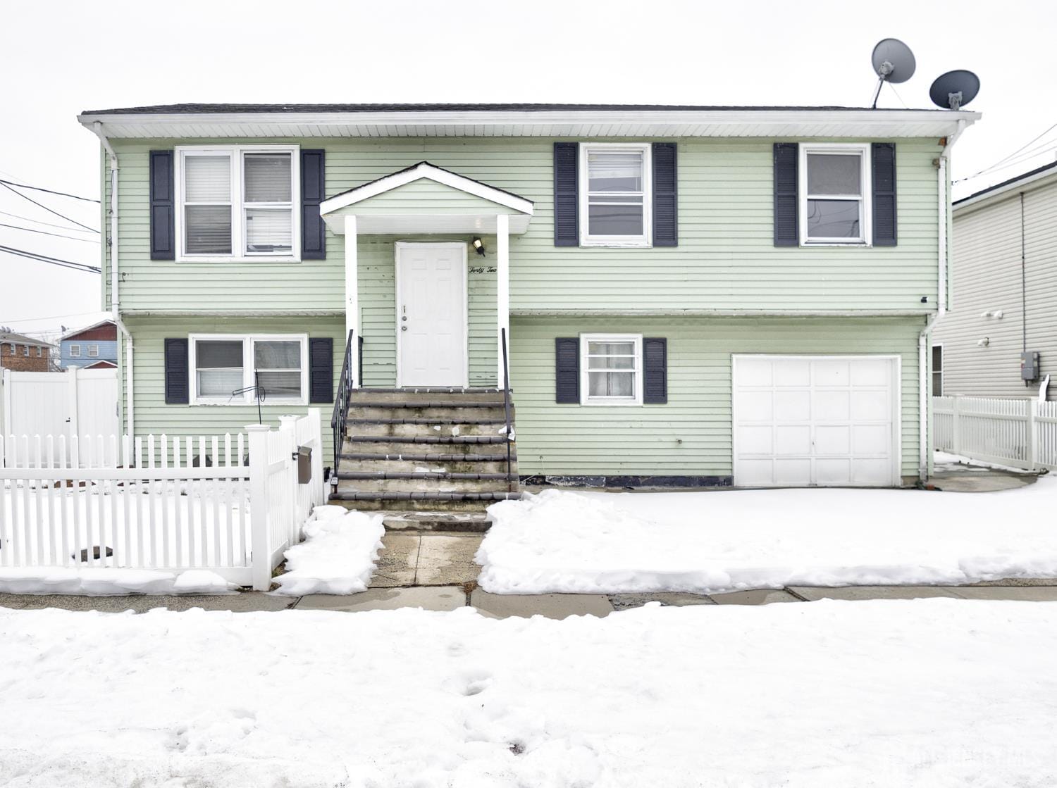 42 Mercer Street, Carteret, NJ, 07008