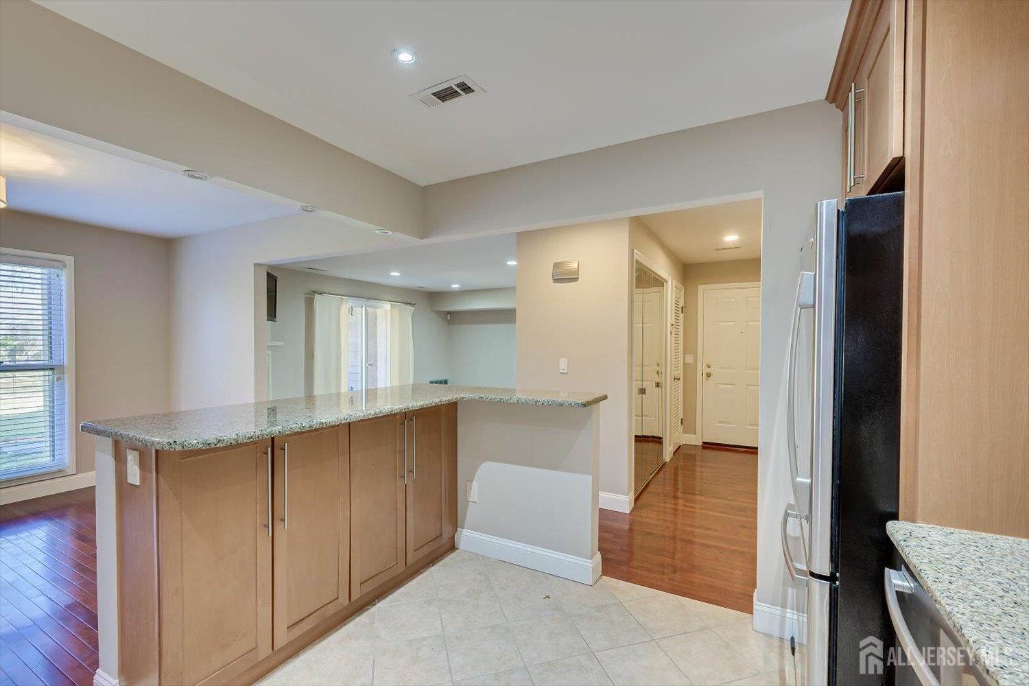 133 Oakmont Court, Edison, NJ, 08820 image 24