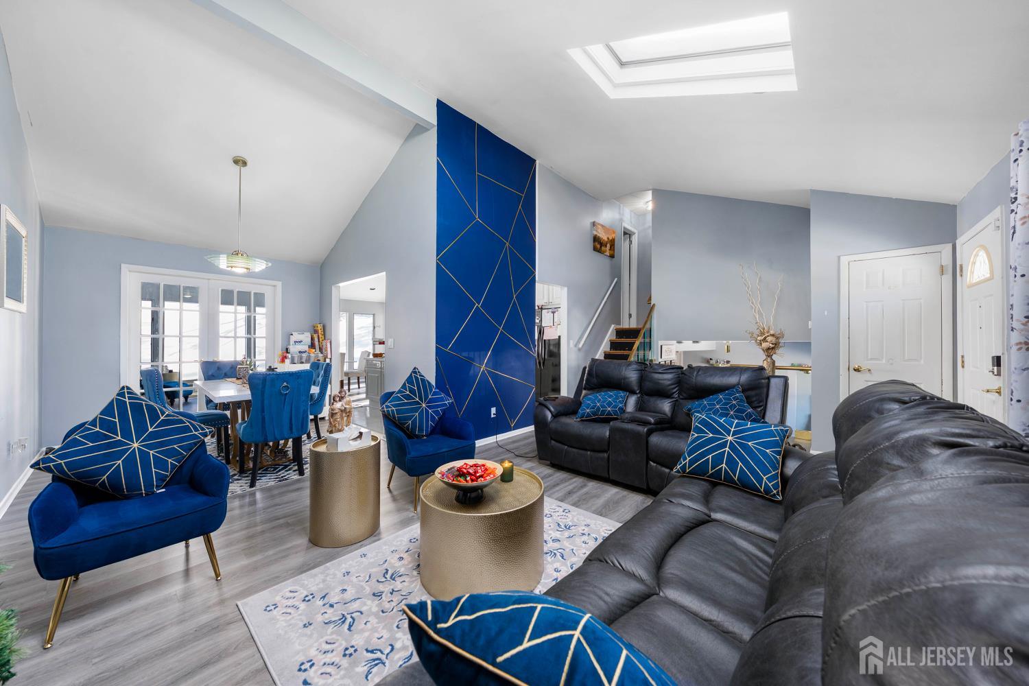 78 Roosevelt Avenue Image 4