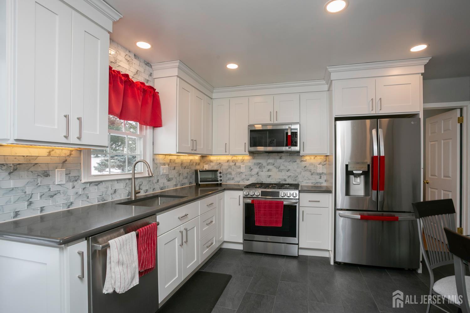 3 Hummingbird Lane, Edison, NJ, 08820 image 11