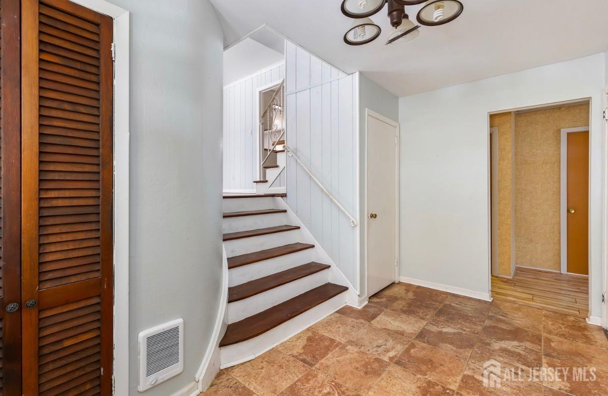 10 Gavel Road Image 4