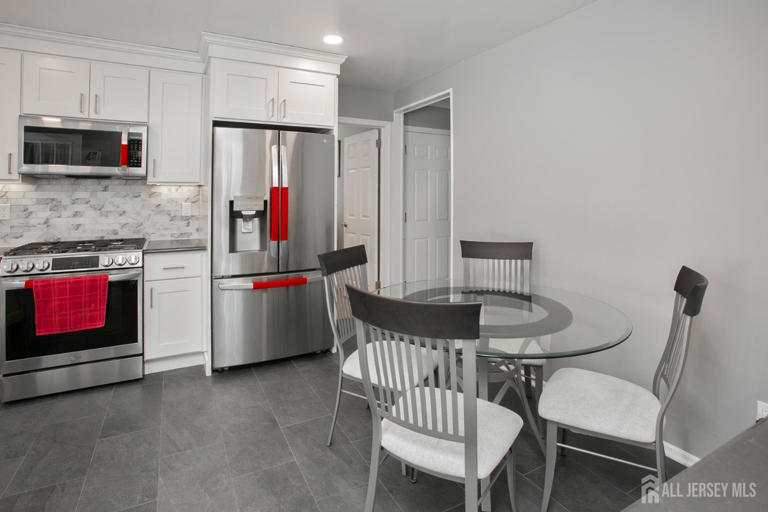 3 Hummingbird Lane, Edison, NJ, 08820 image 12