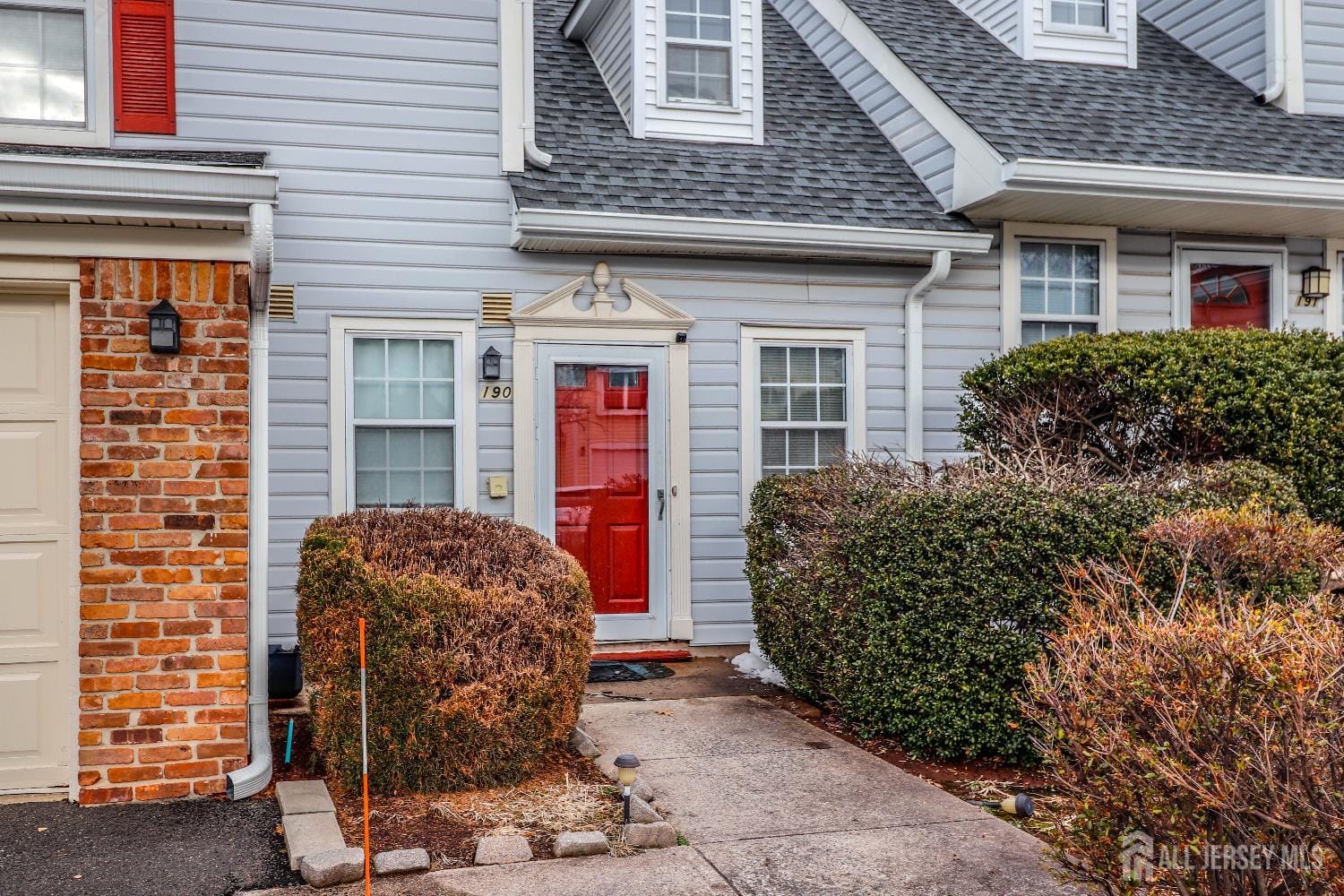 190 Jonathan Place Image 3