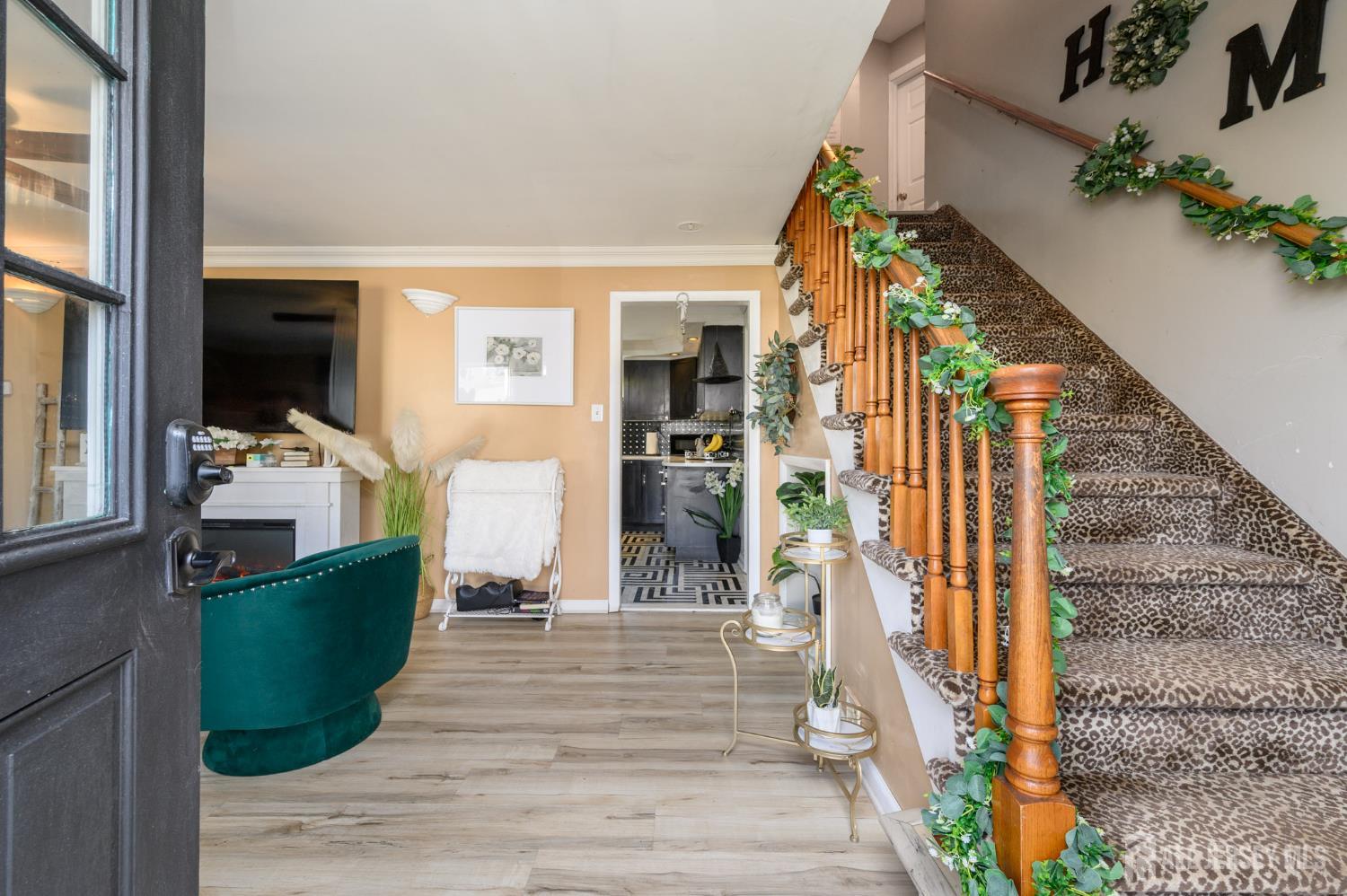 373 Fairview Avenue Image 3