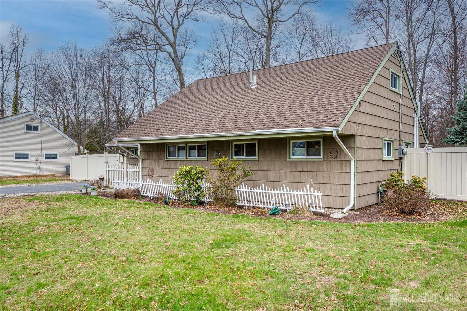 138 Woodland Road Image 5