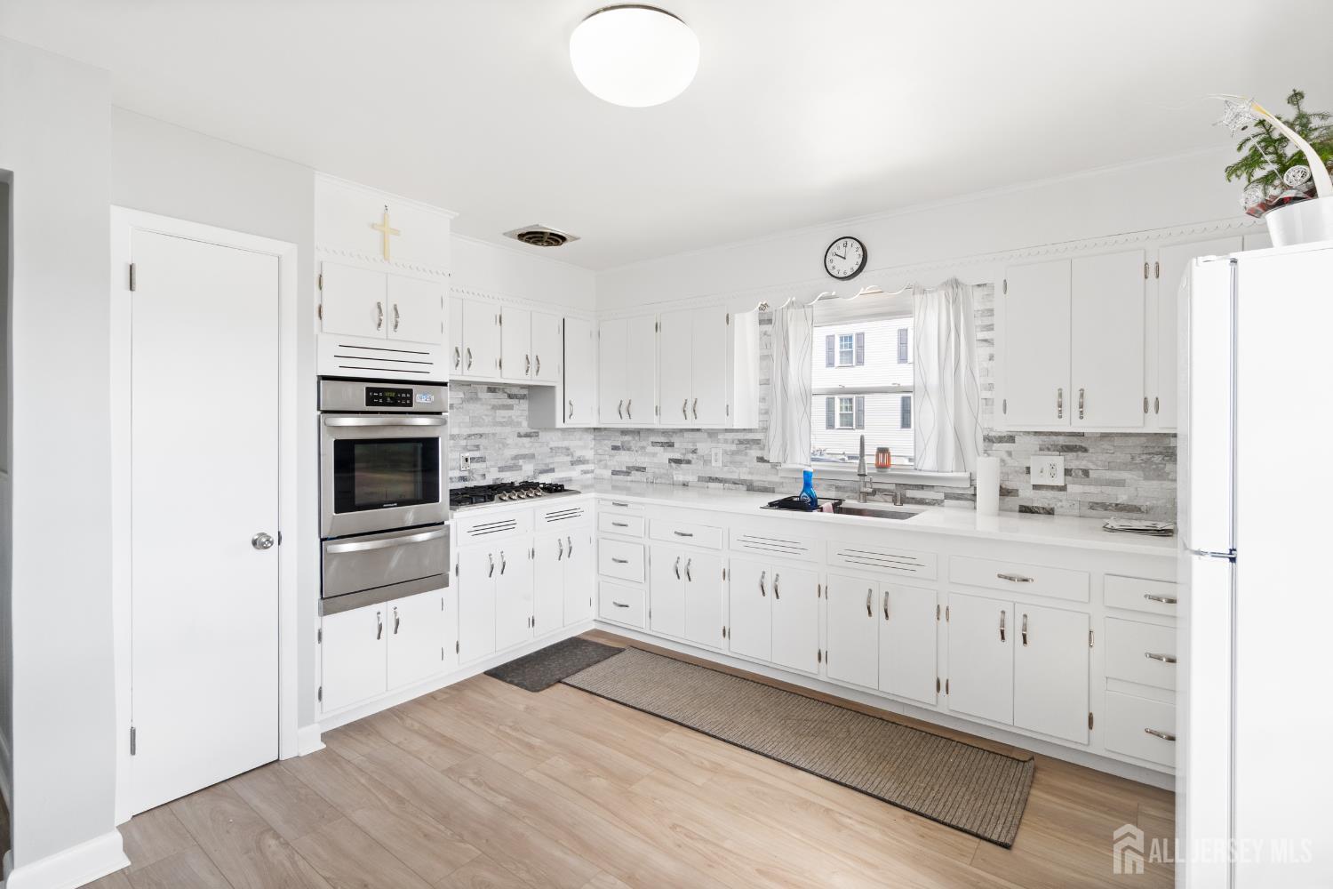 654 Colgate Avenue Image 5