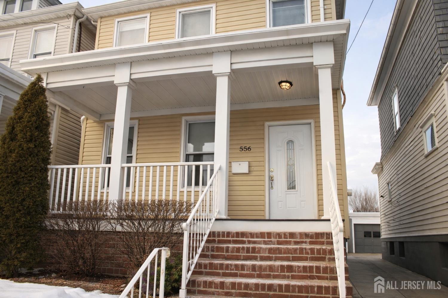 556 Compton Avenue Image 3