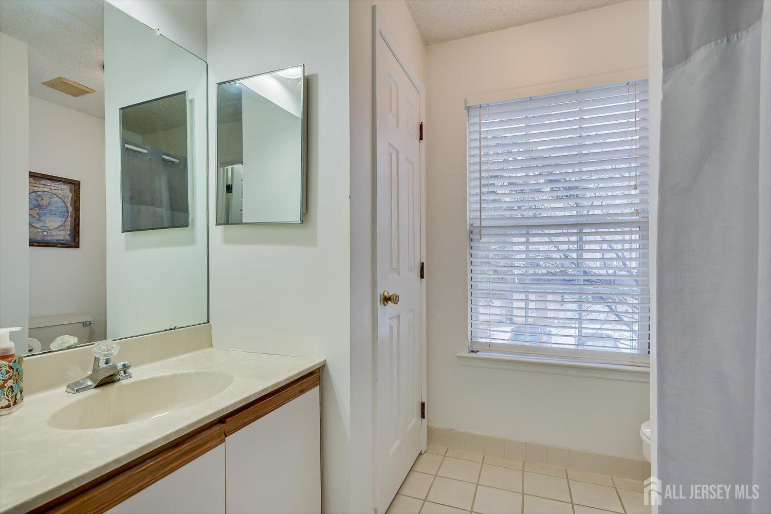 150 Prestwick Way, Edison, NJ, 08820 image 20