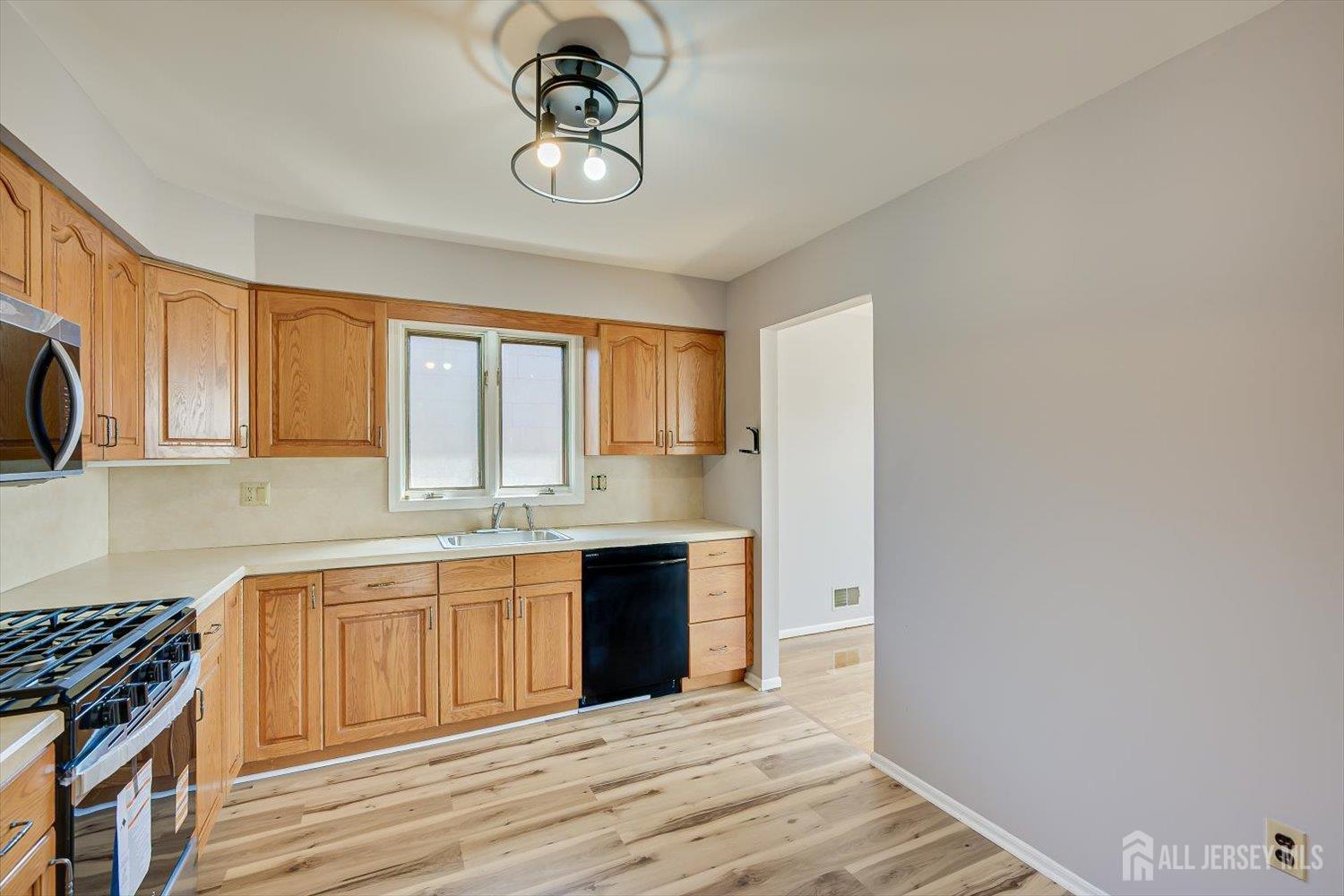 76 Pleasant Avenue, Iselin, NJ, 08830 image 19