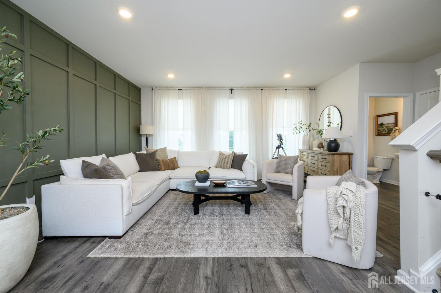 7 Foundry Boulevard Image 2