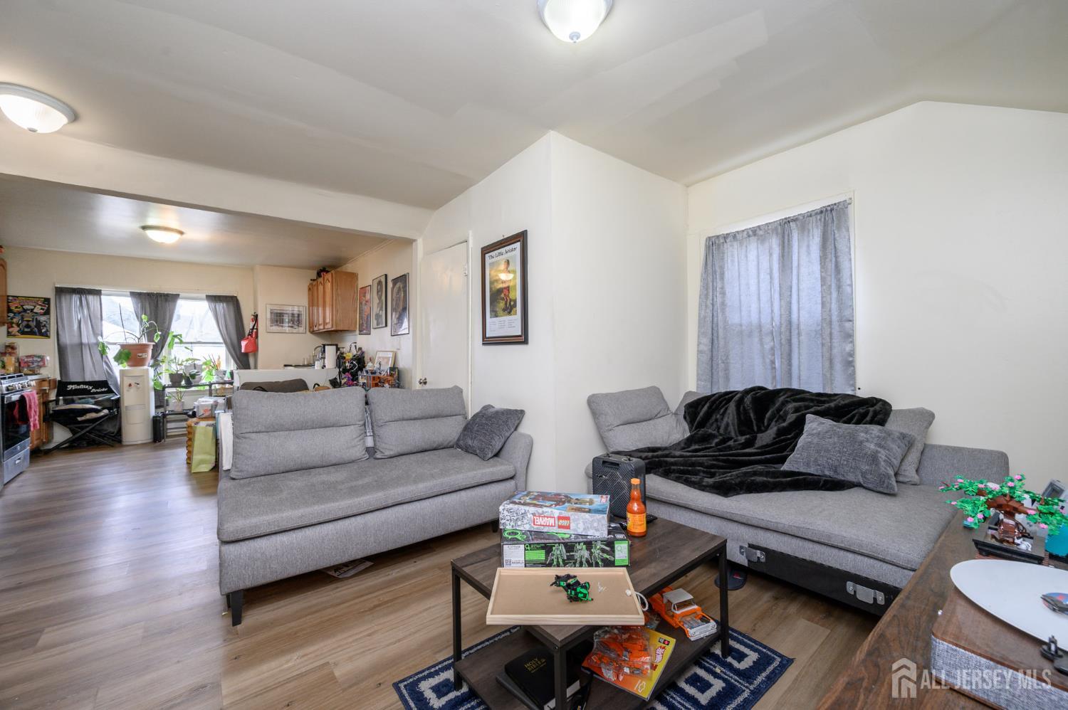 1053 Hunterdon Street, Newark, NJ, 07112 image 37