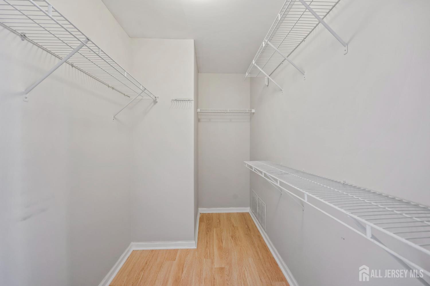 189 Sunshine Drive, Piscataway, NJ, 08854 image 17