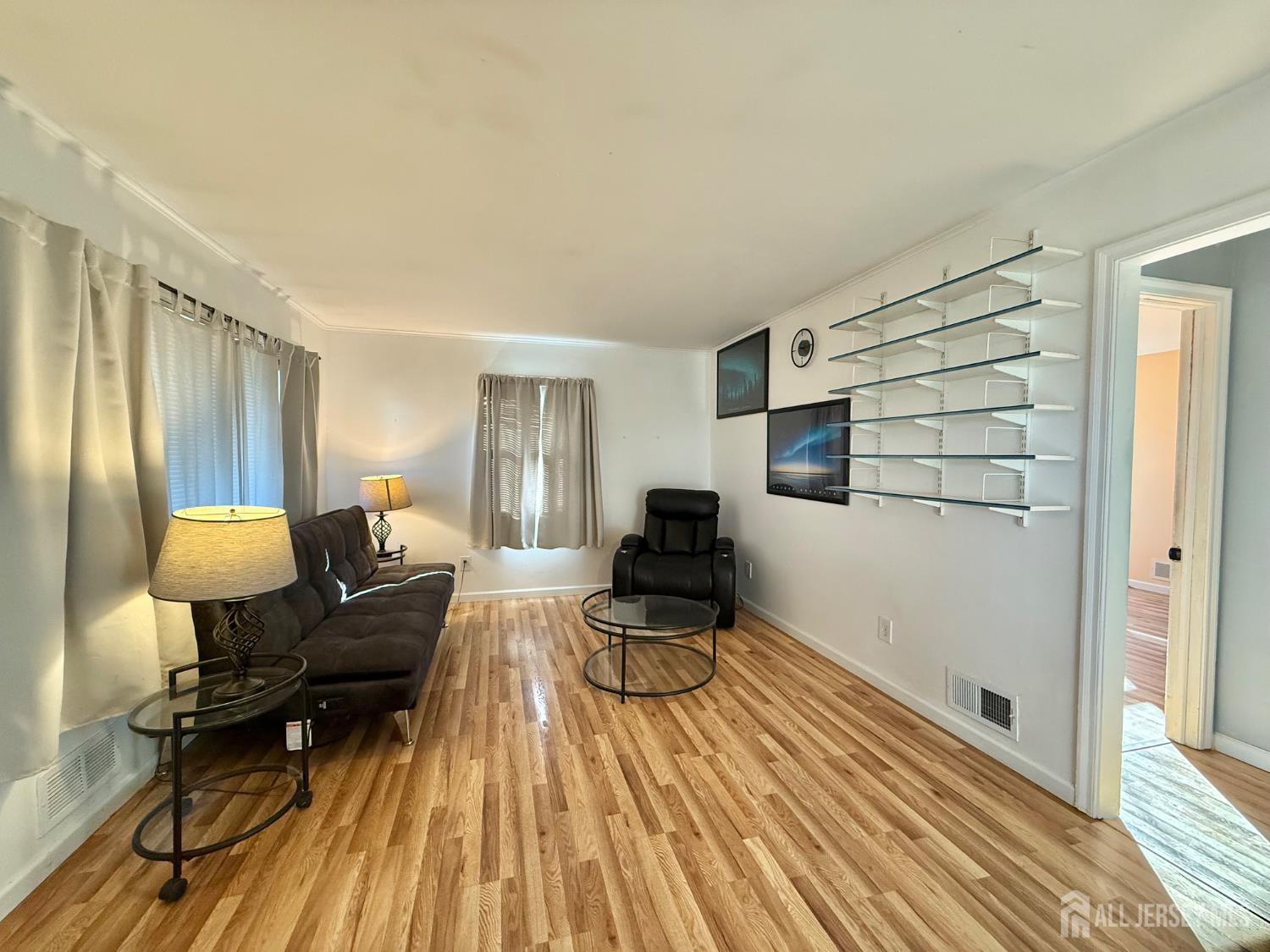 2707 Woodbridge Avenue Image 4