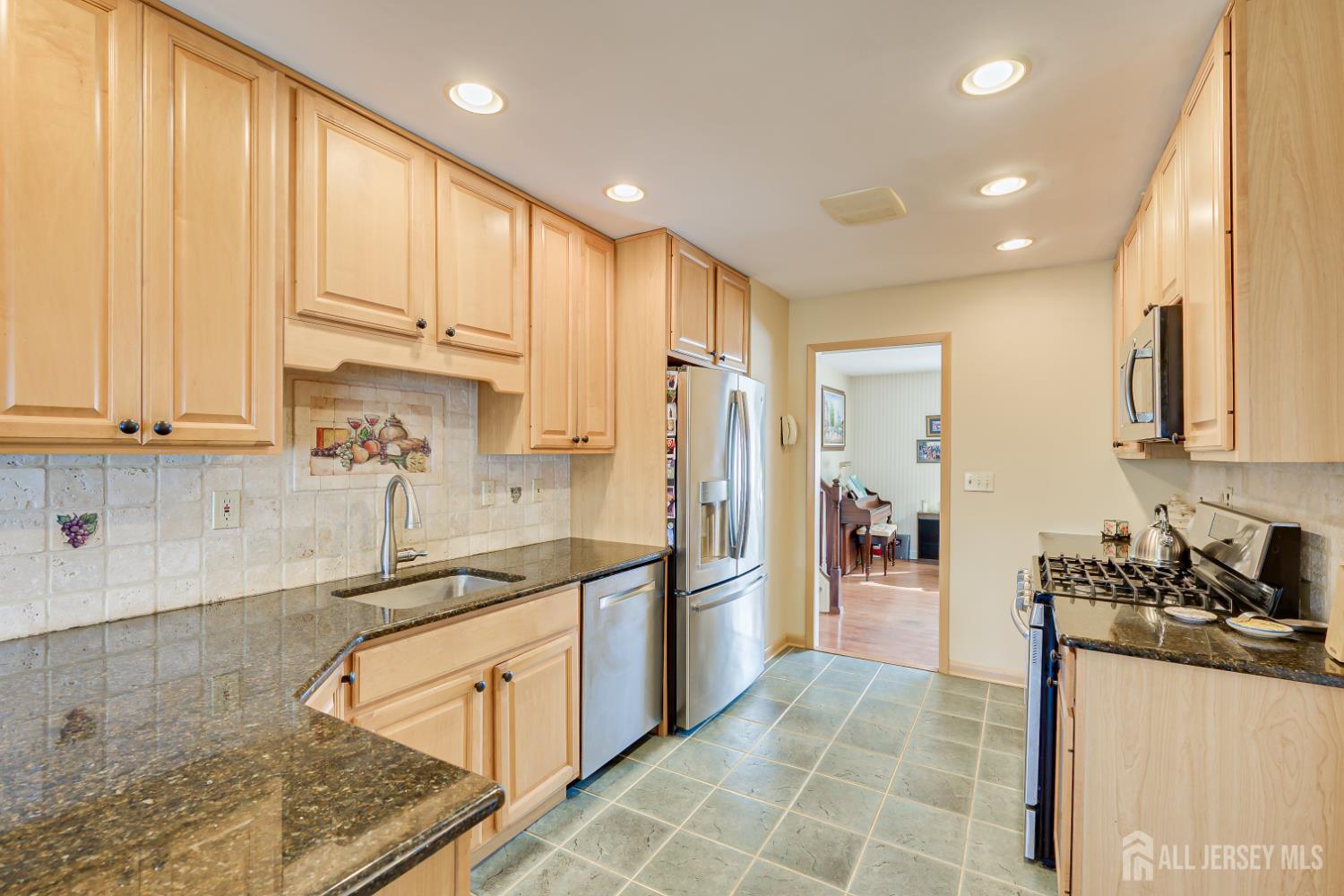 19 Annette Drive, Edison, NJ, 08820 image 23