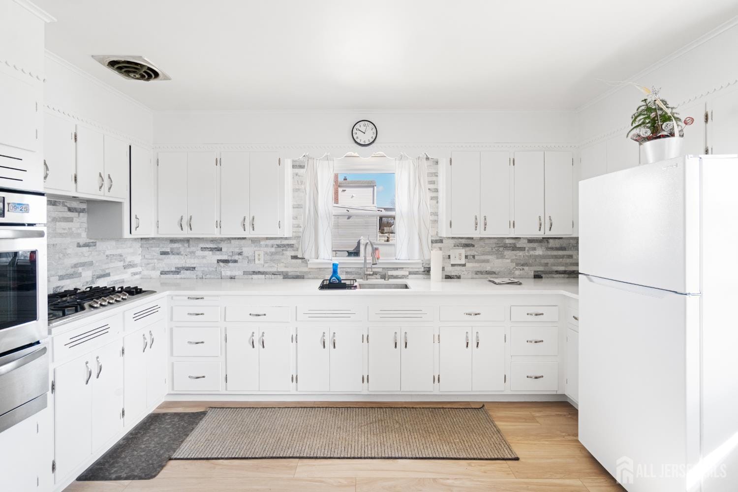 654 Colgate Avenue Image 3