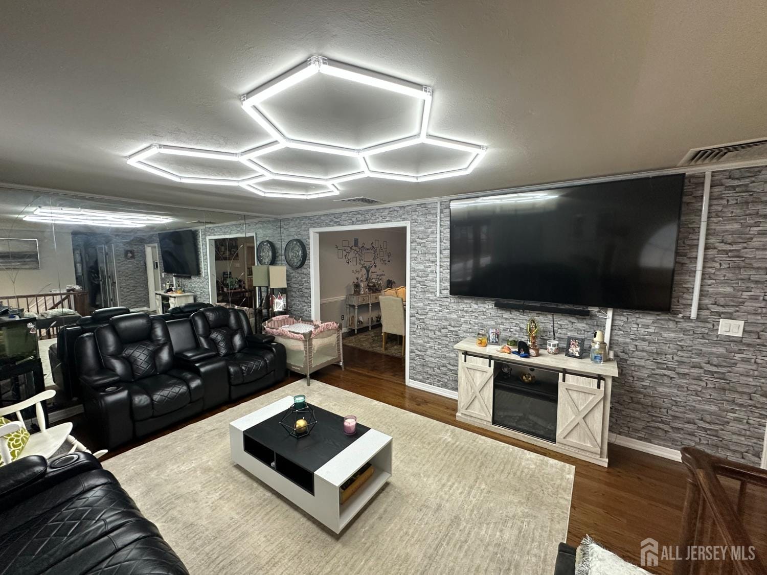 134 Benart Place Image 3