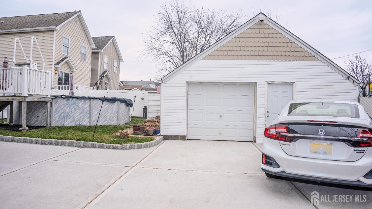 578 Sayre Avenue Image 4