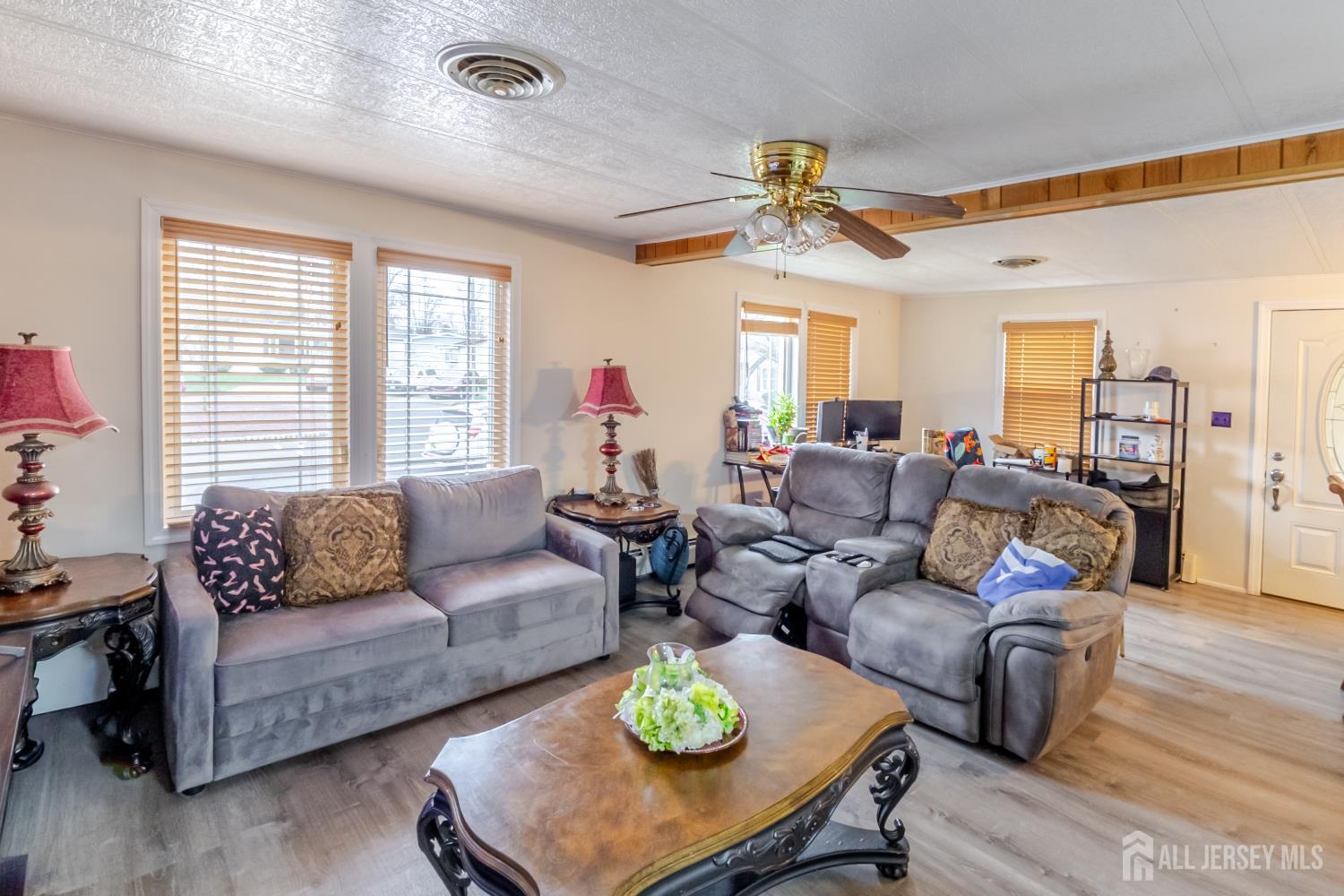 32 Whitman Road Image 5