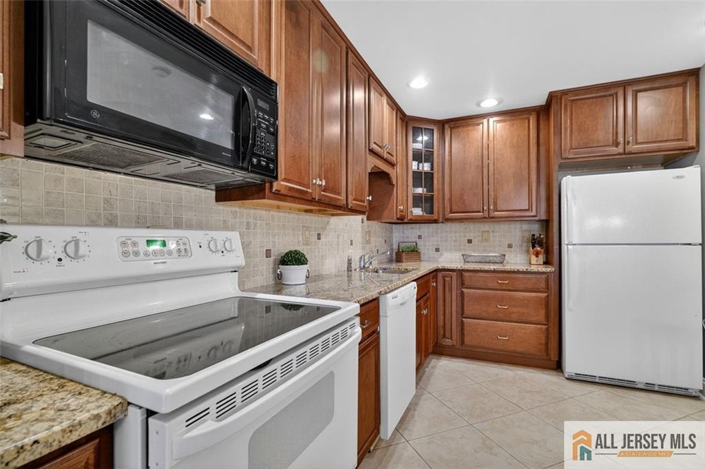 17 George Washington Drive 17B Image 4