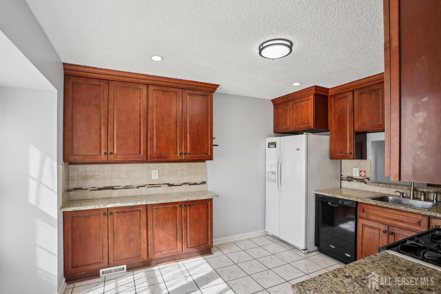 204 Hampshire Court, Piscataway, NJ, 08854 image 8