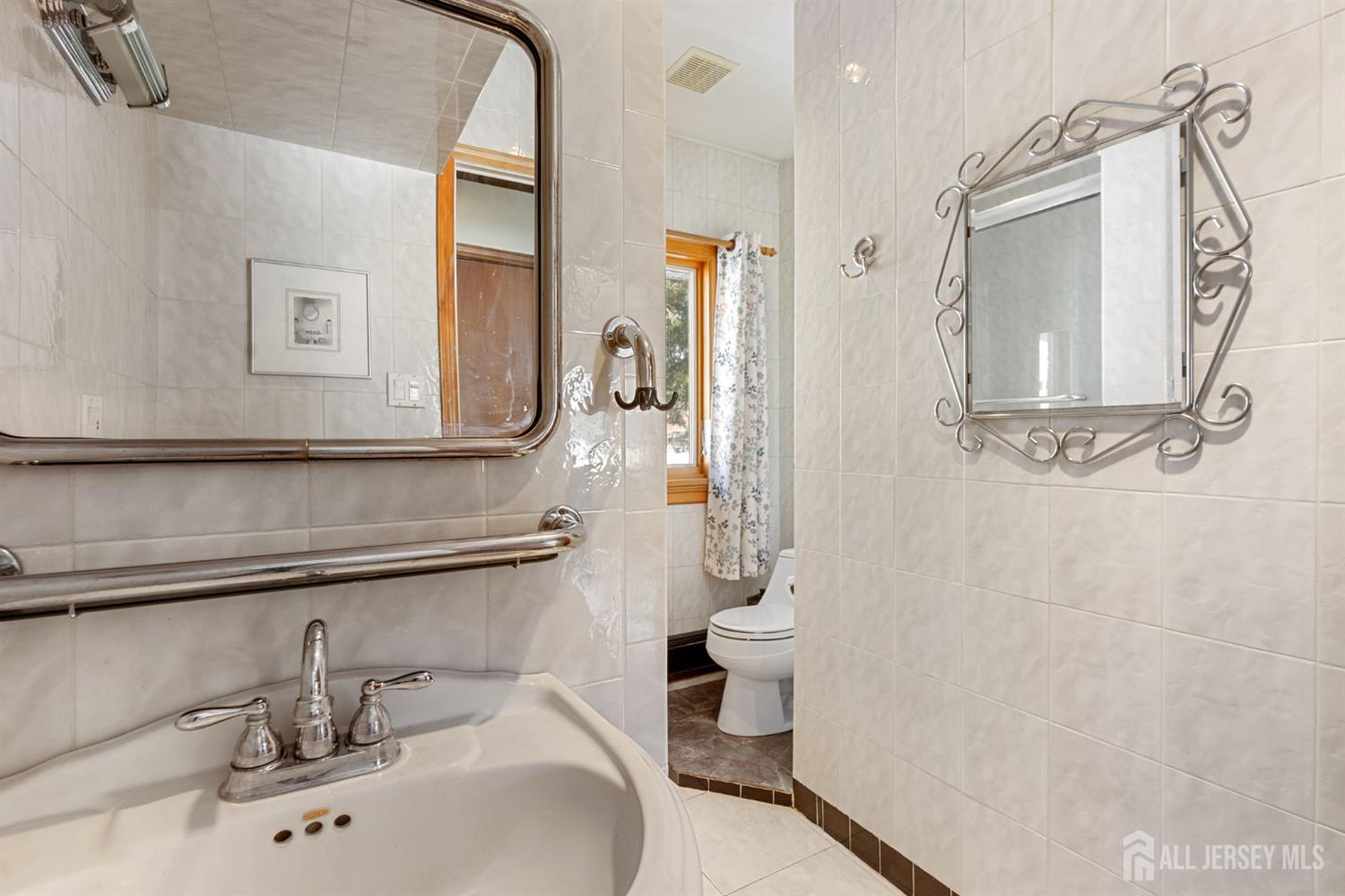 786 Wood Avenue, Colonia, NJ, 07067 image 16