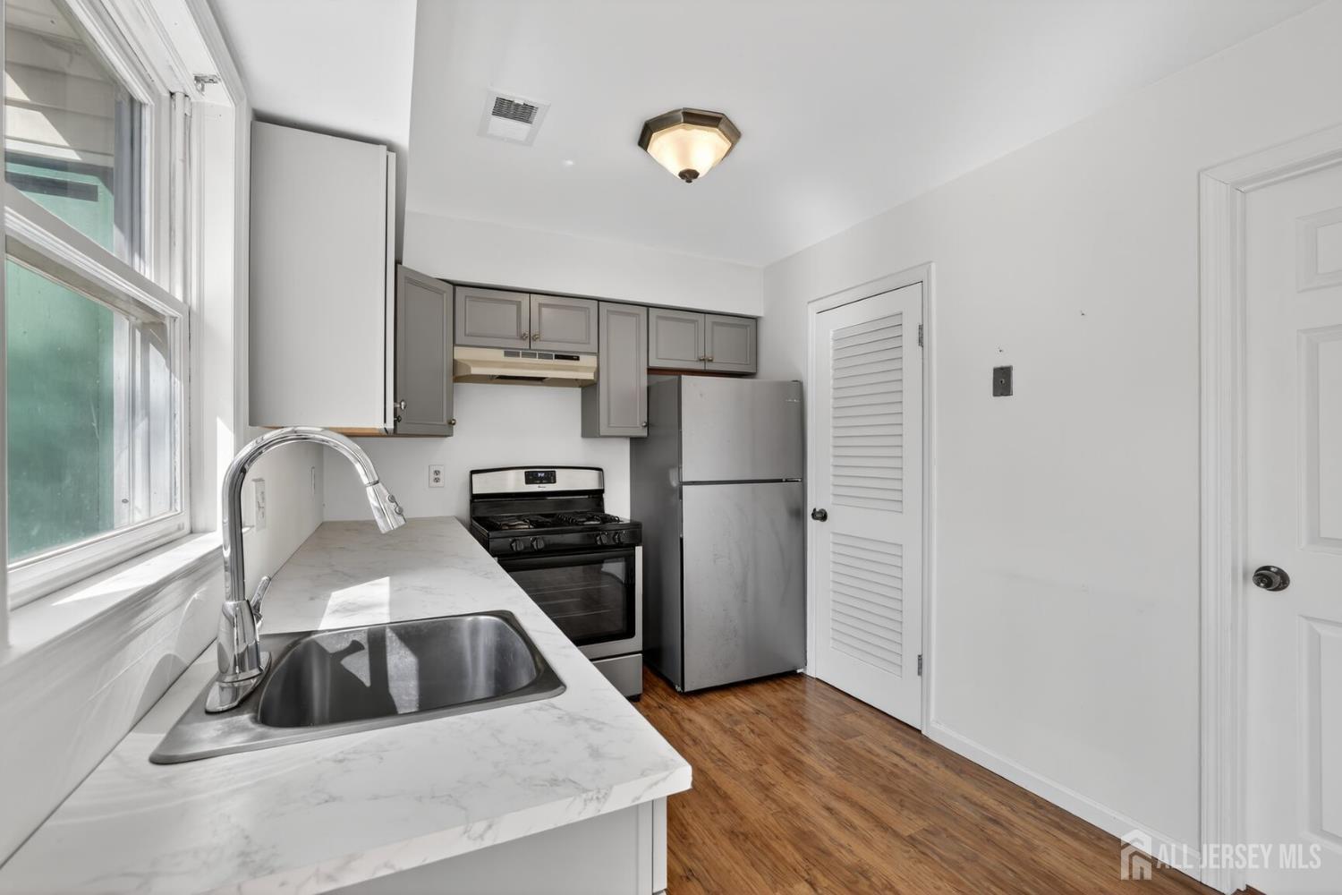 35 Dallenbach Lane, East Brunswick, NJ, 08816 image 9