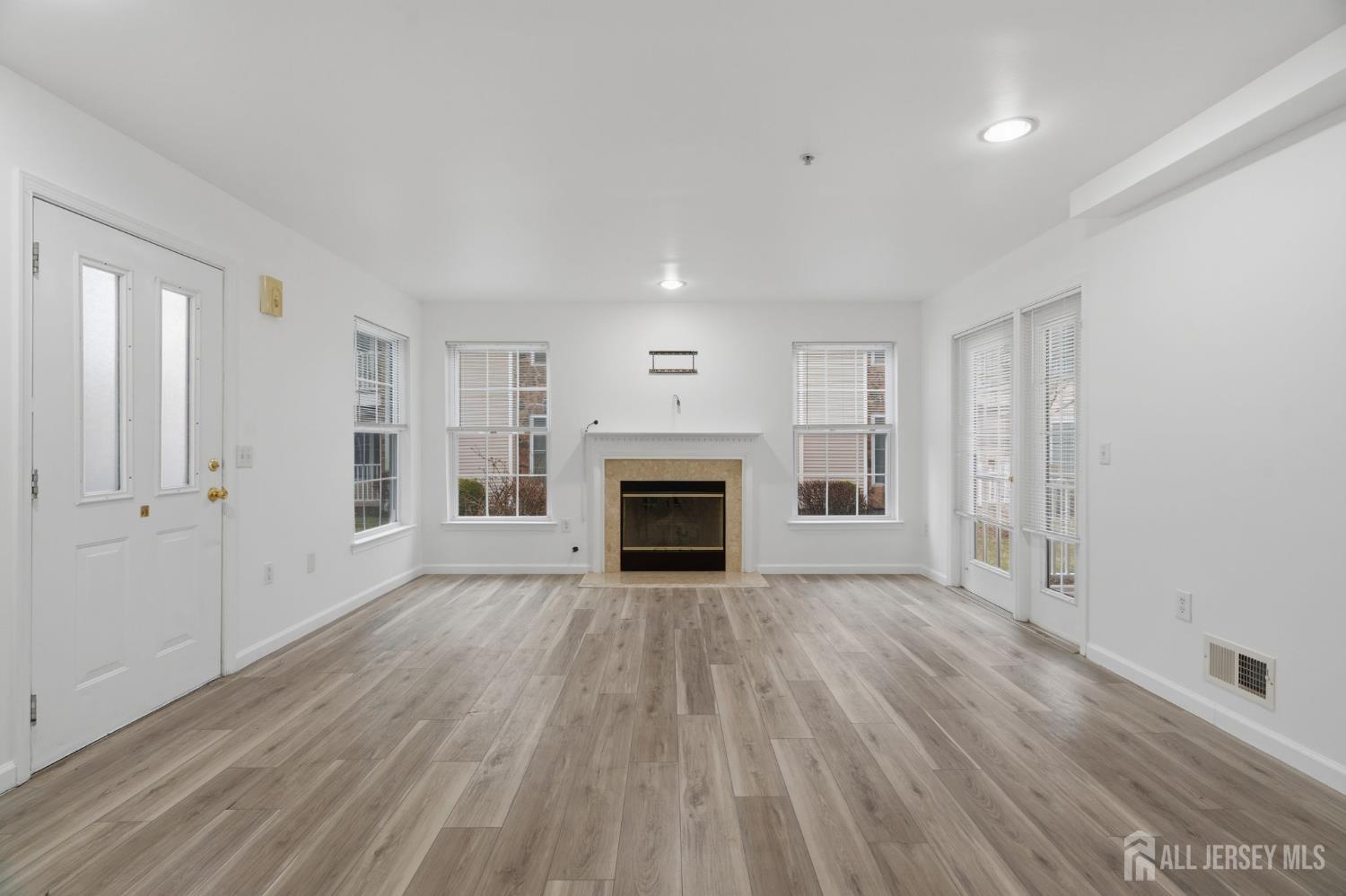 116 Chariot Court Image 3