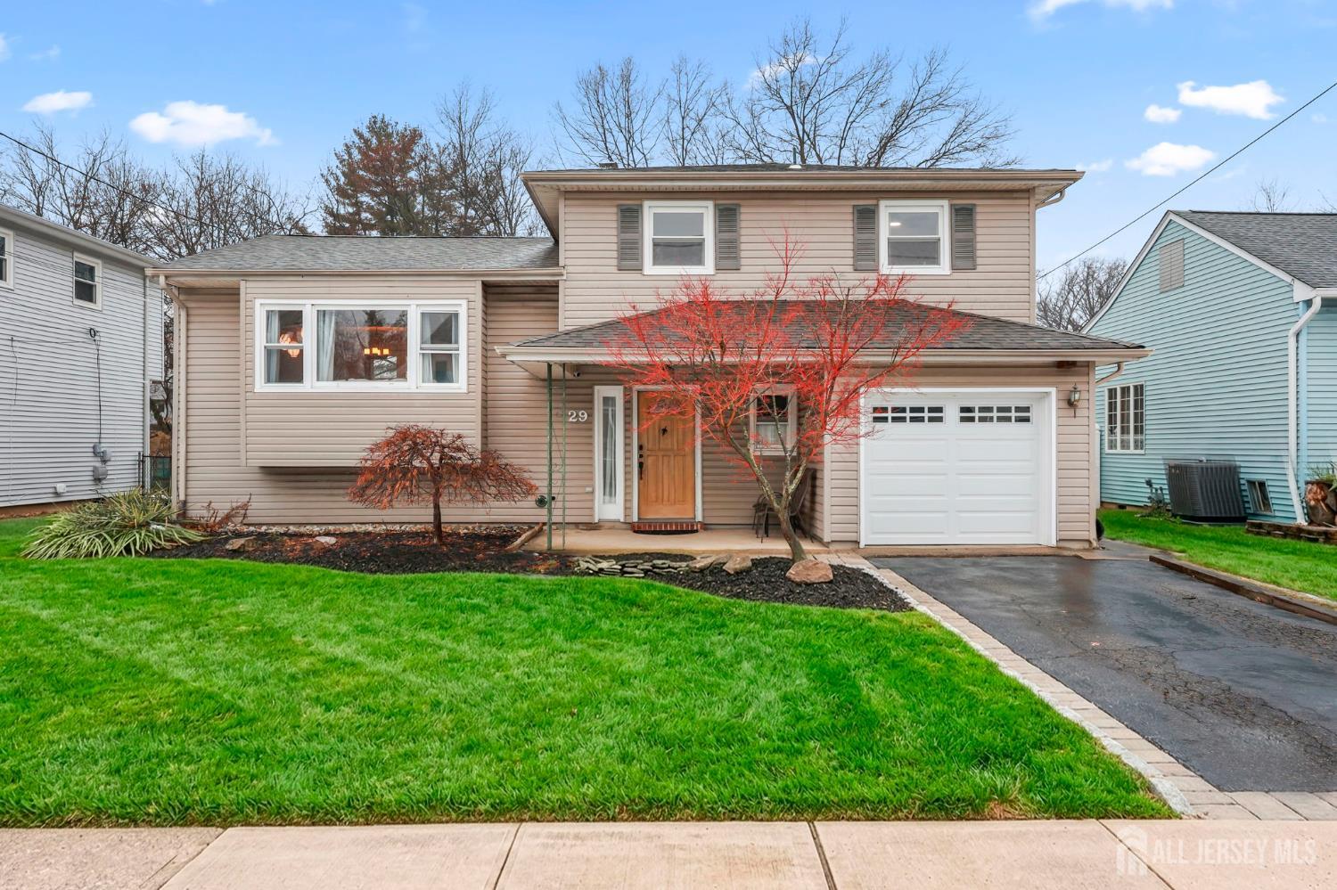 29 Hollywood Drive, Woodbridge Proper, NJ, 07095