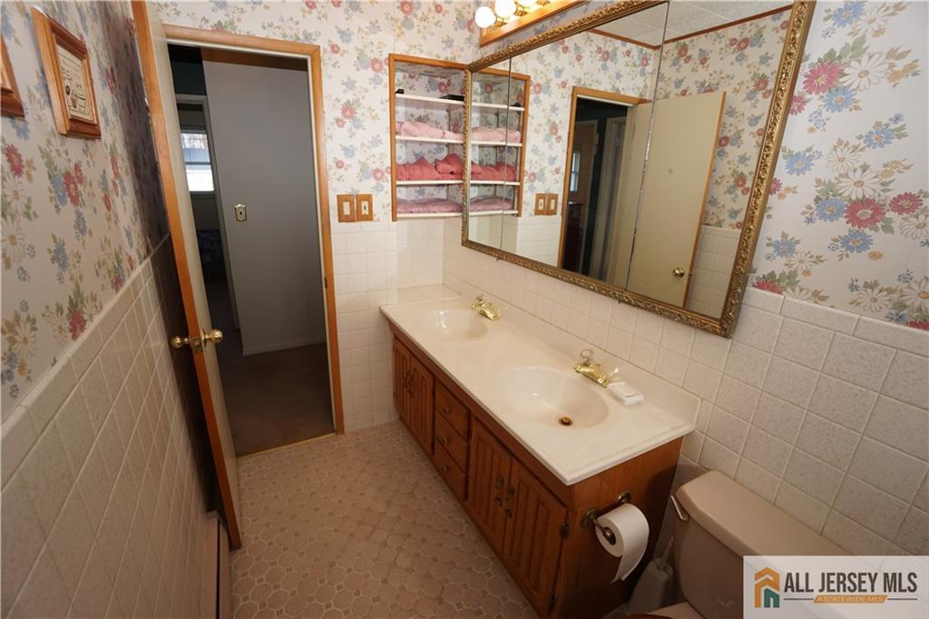 32 Predmore Avenue, Colonia, NJ, 07067 image 17