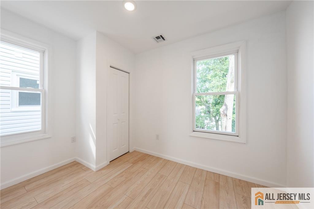 32 Palm Street Image 2