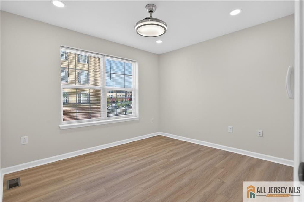 20 Andrews Way, Piscataway, NJ, 08854 image 32