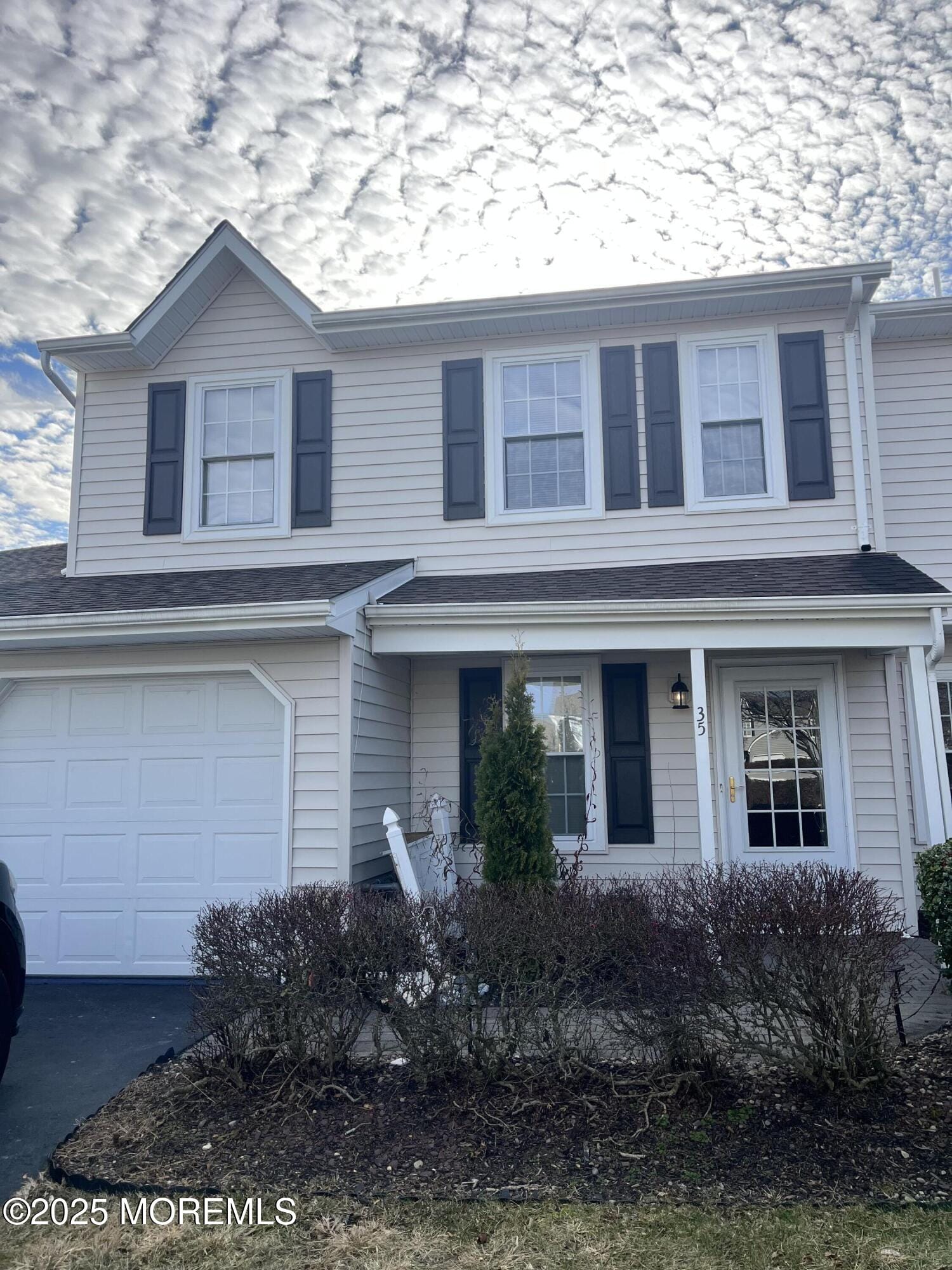 35 Sloop Square Image 2