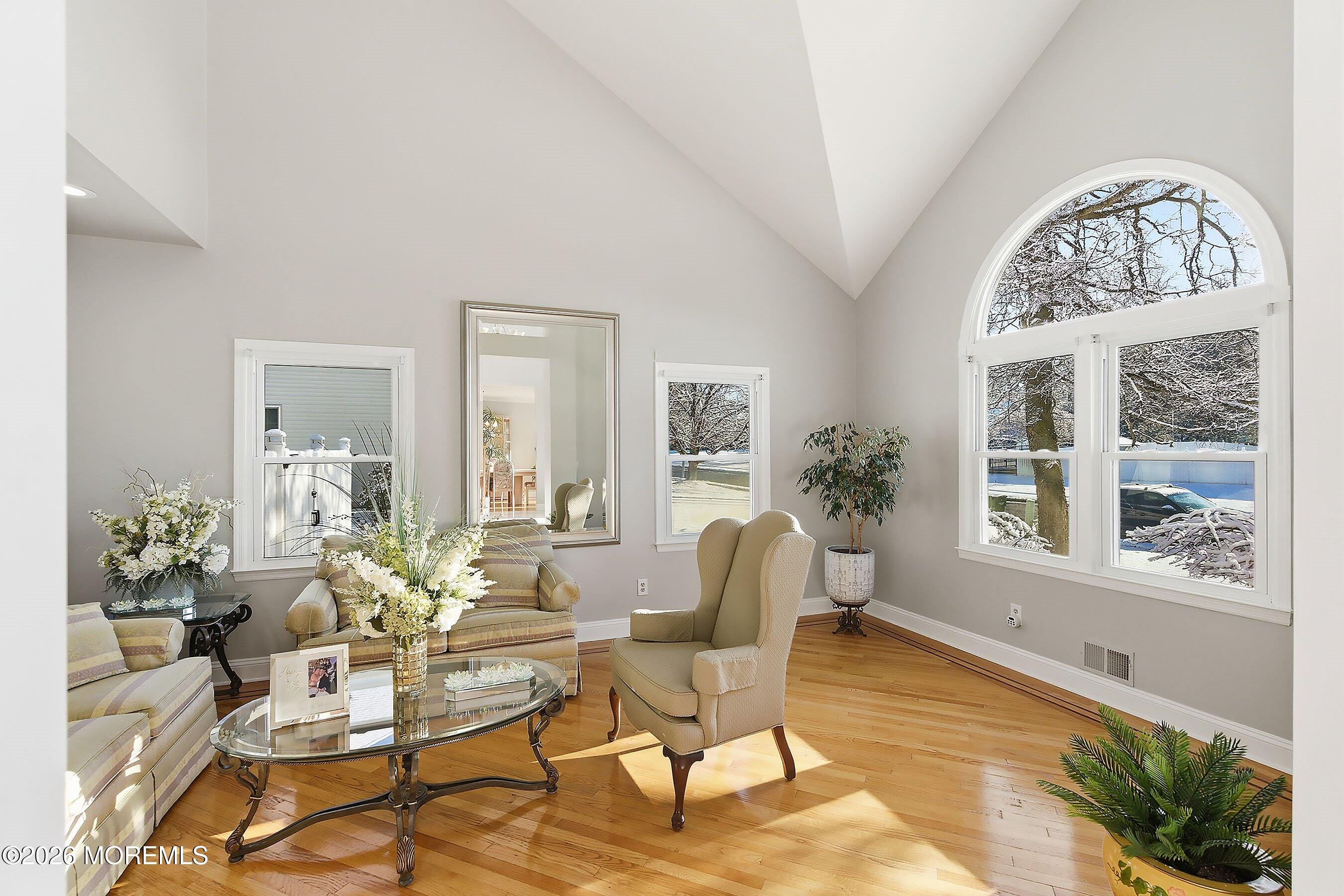 26 Oxford Lane Image 4