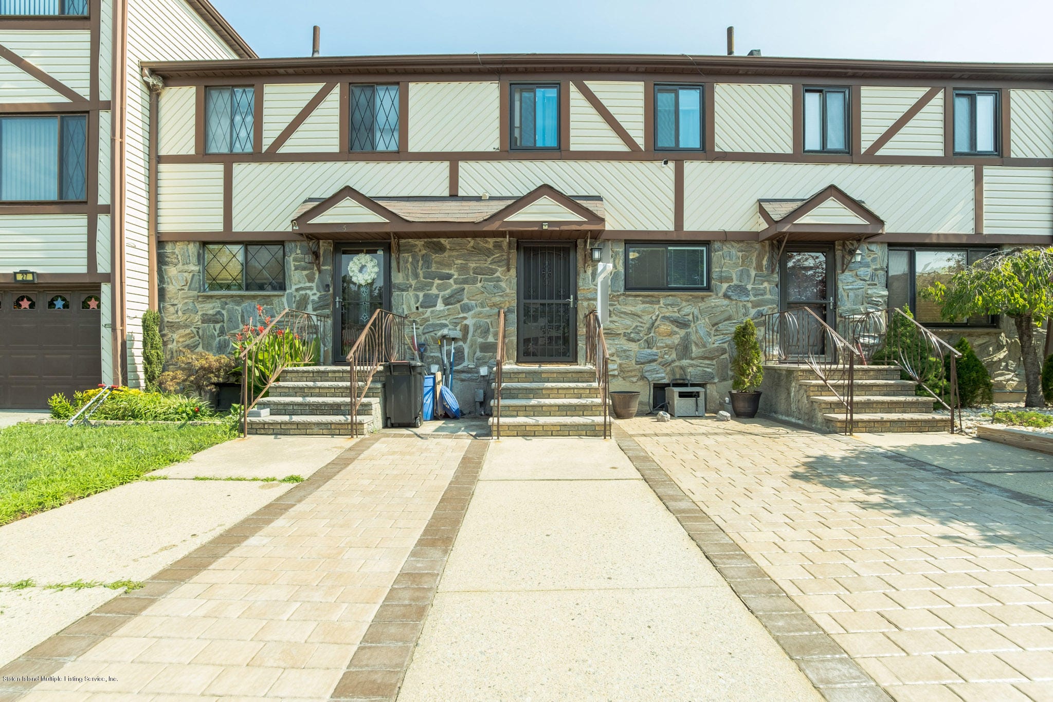 23 Dreyer Avenue Image 1