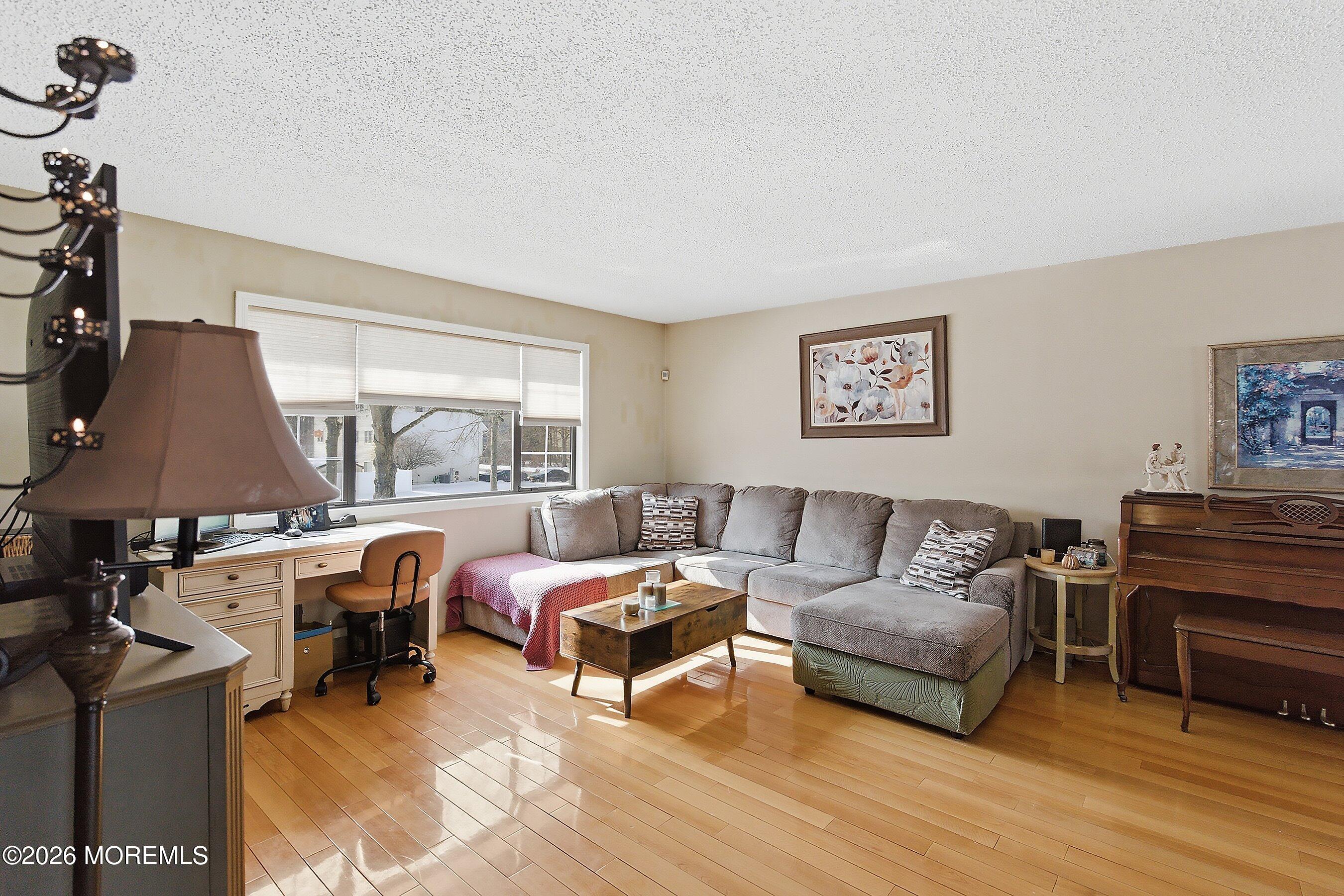 12 Dortmunder Drive Image 3