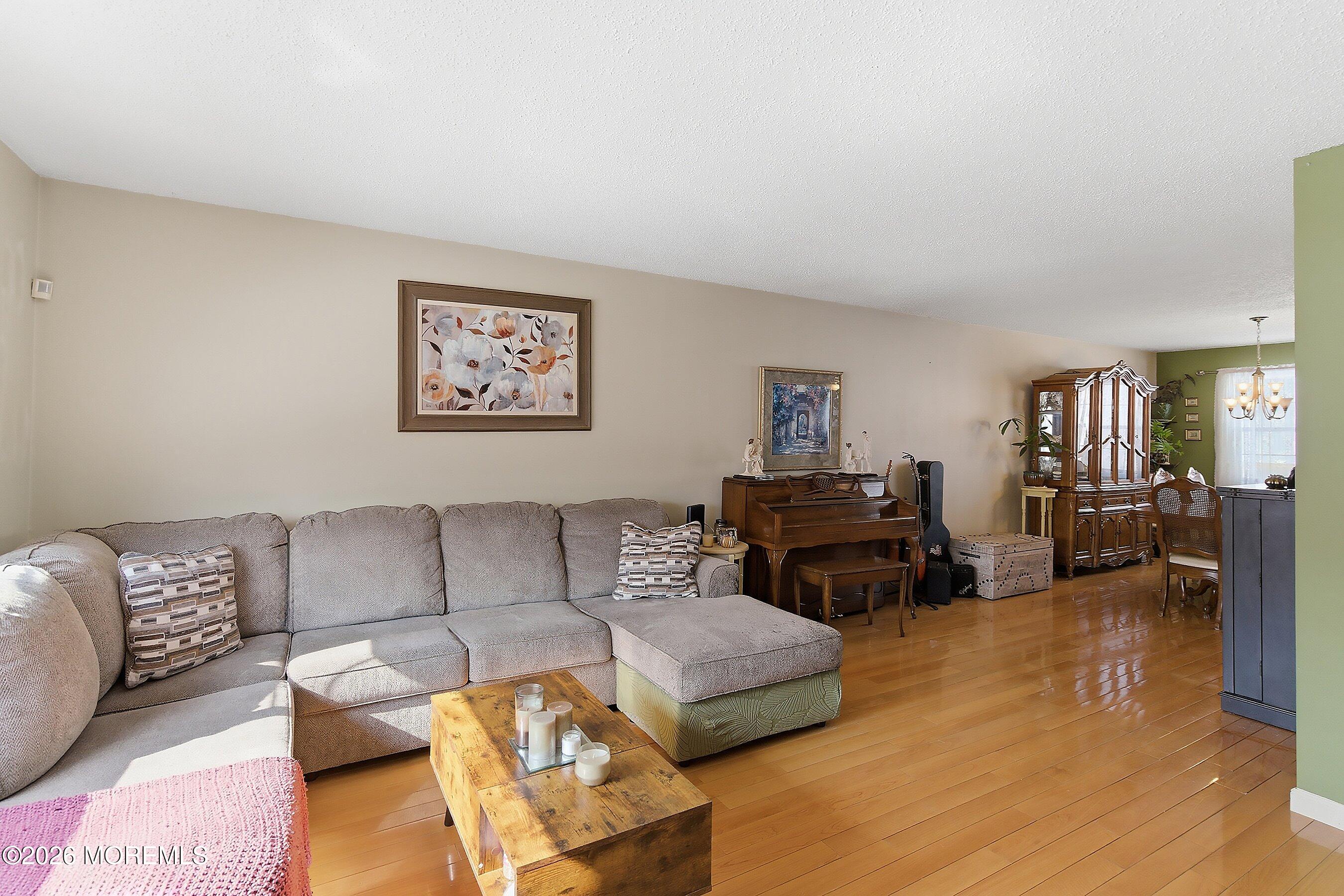 12 Dortmunder Drive Image 5