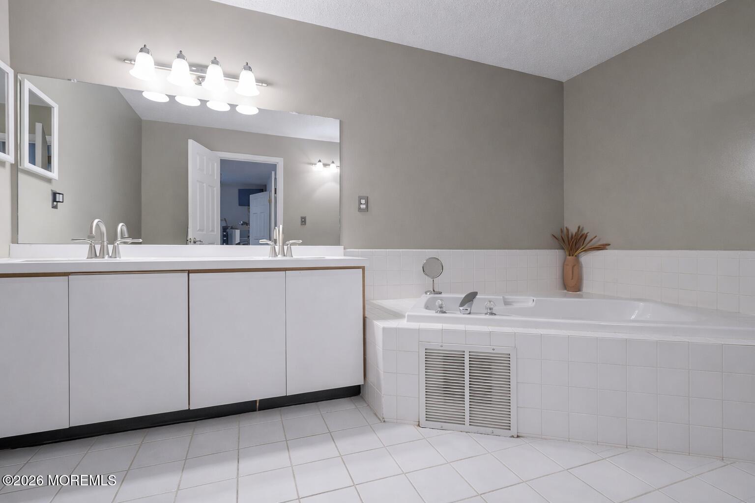 2007 Grassy Hollow Drive, Toms River, NJ, 08755 image 12