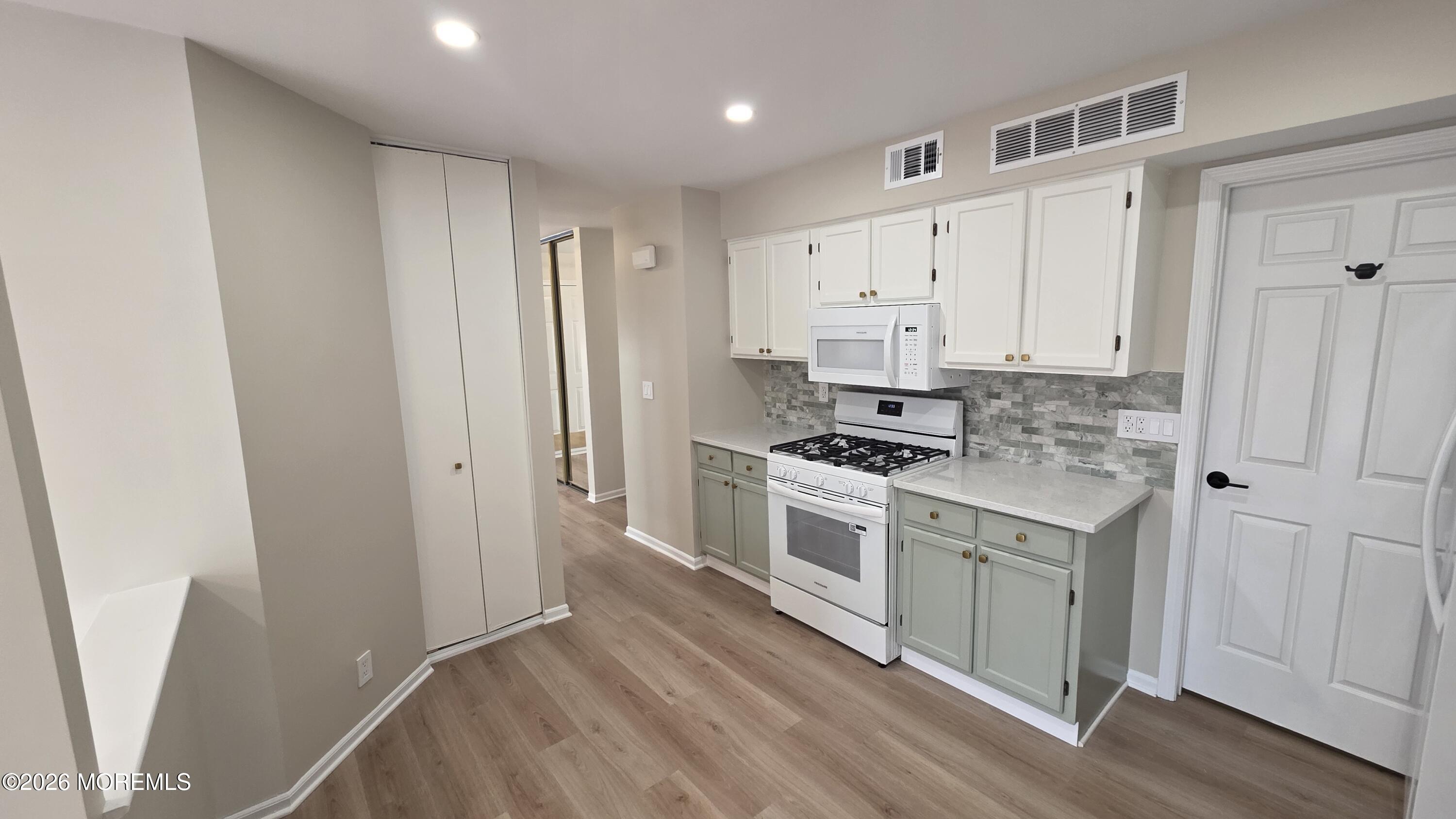 99 Oak Lane, Eatontown, NJ, 07724 image 22