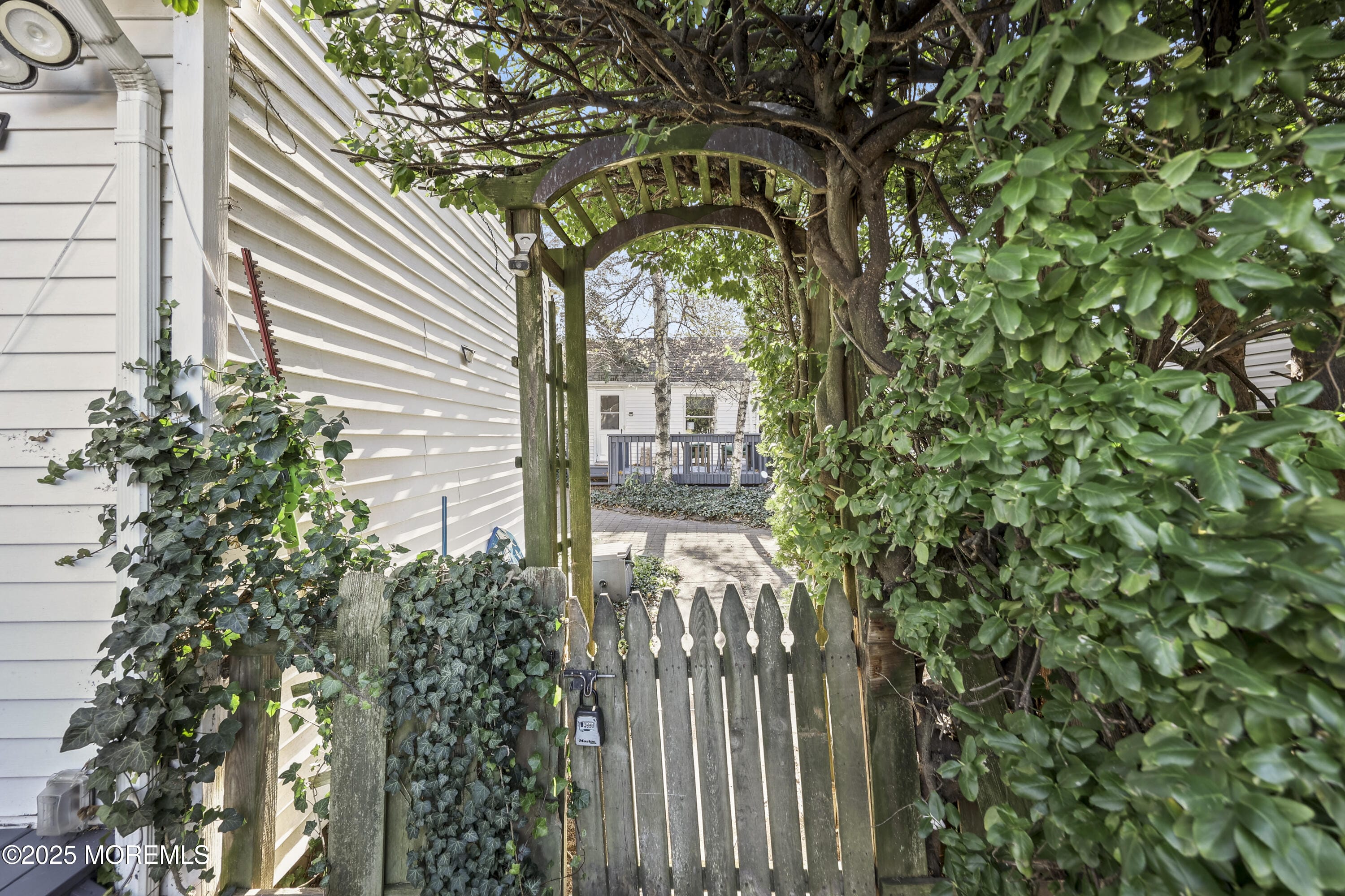 28 Florence Avenue, Leonardo, NJ, 07737 image 23