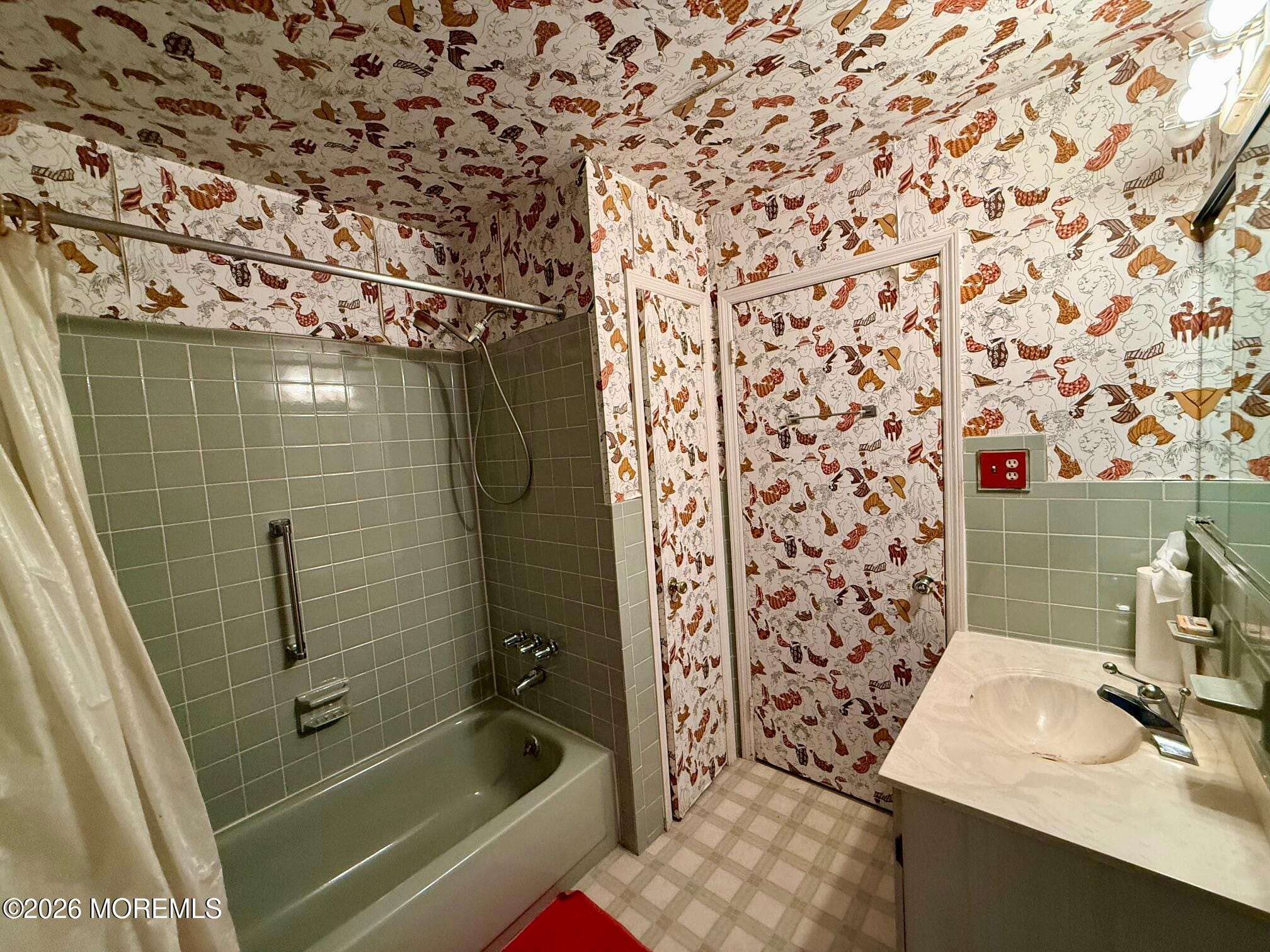 93 Halls Croft Road B, Freehold, NJ, 07728 image 15